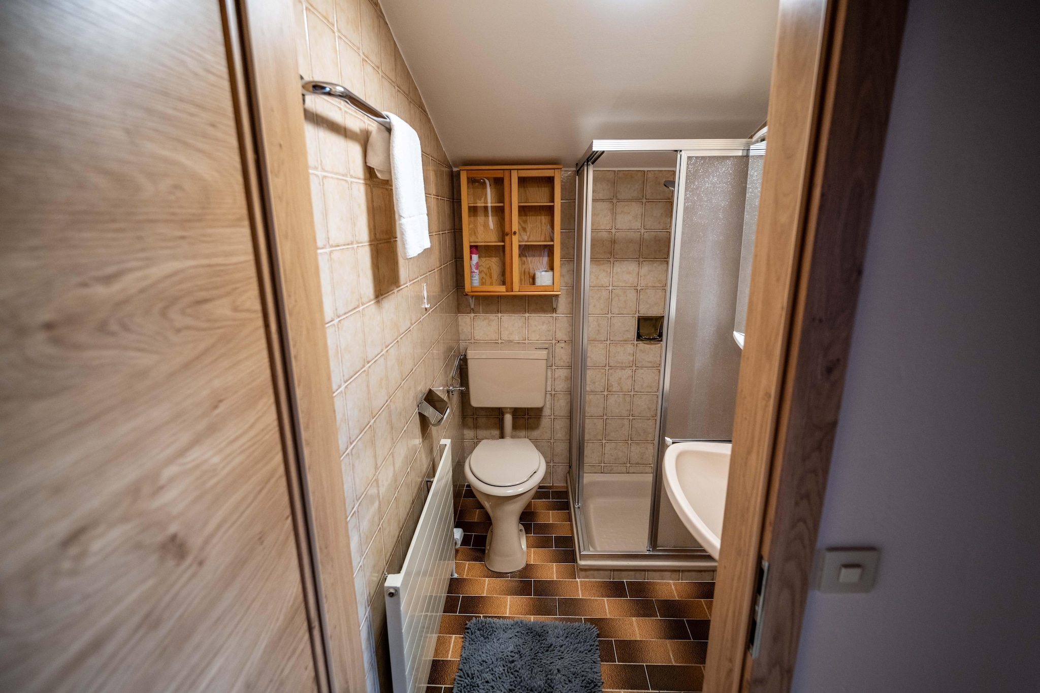 Doppelzimmer 5 - LOU in Saalfelden-Pinzgau-Badkamer