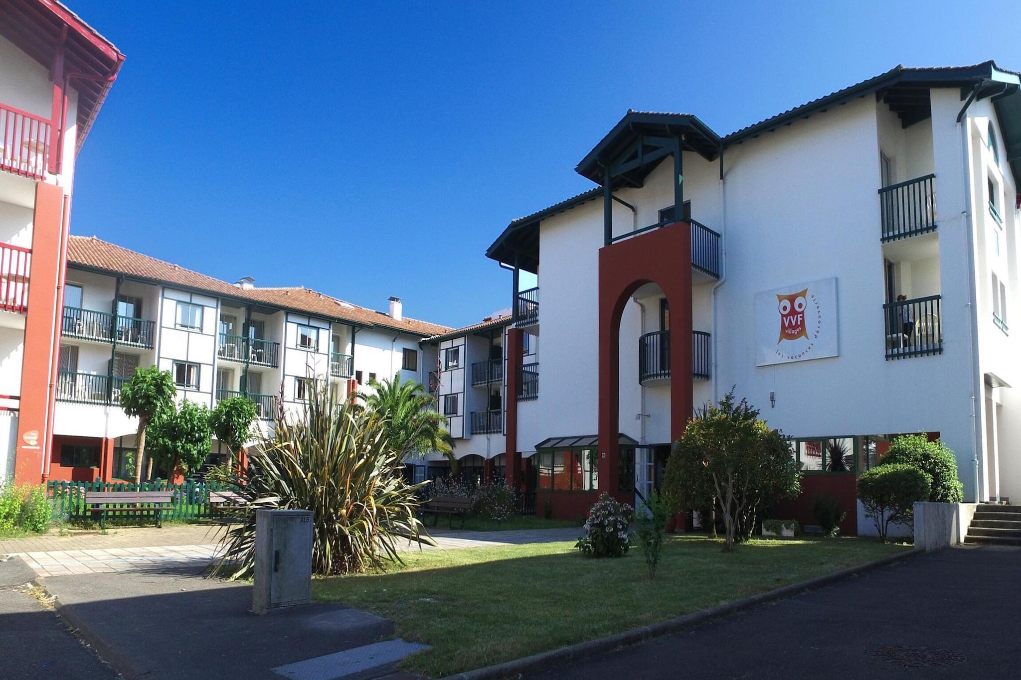 Urrugne Saint-Jean-de-Luz - Appartement 2 Pièces 4 Personnes 1  bébé 2 salles d'eau