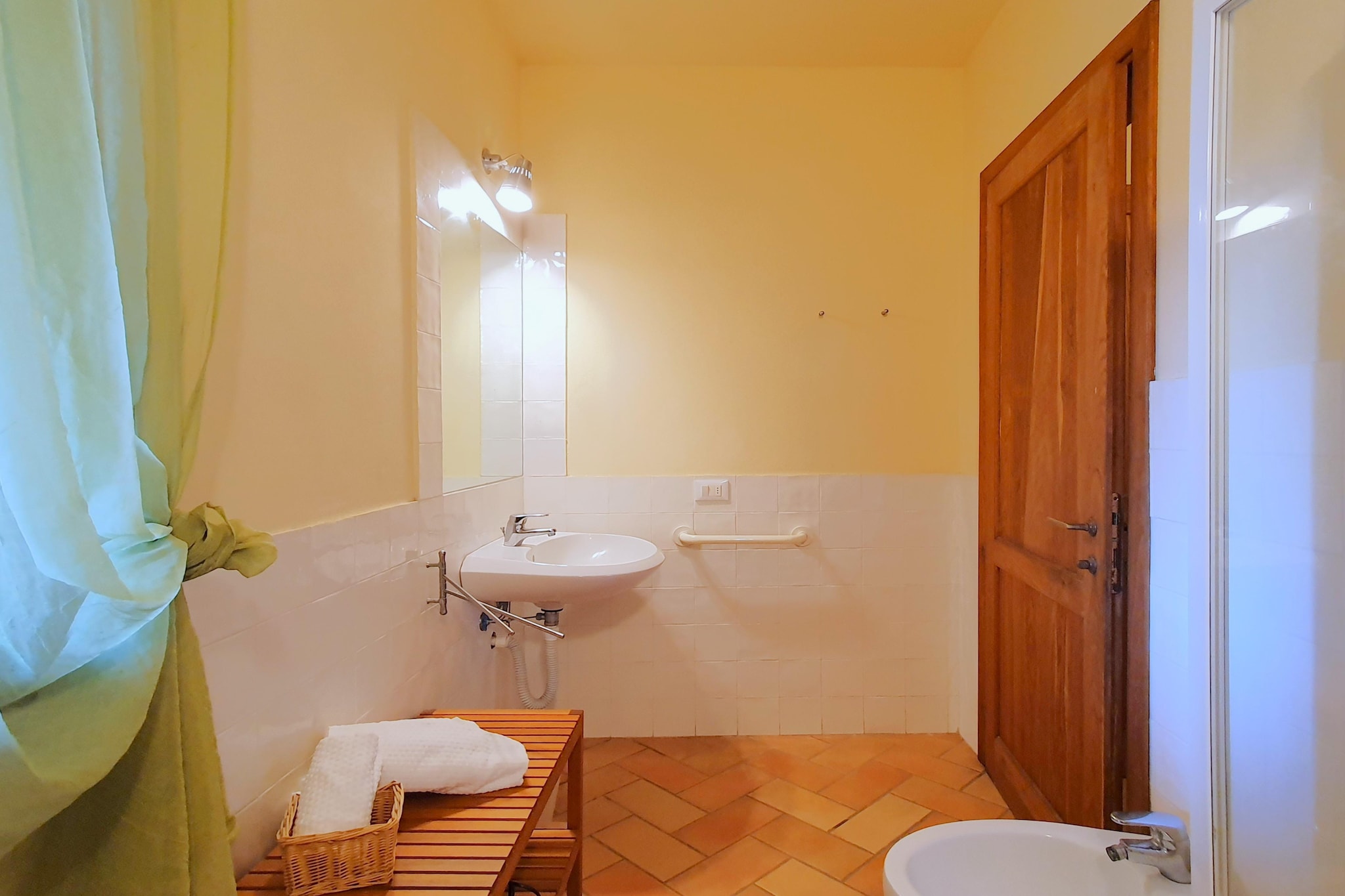 APP 2-Bathroom