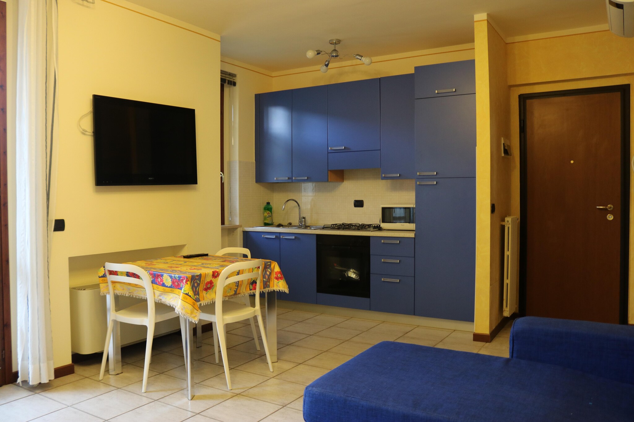 On the 1st floor: (Living room(double sofa bed, TV(satellite), balcony, garden furniture), open kitchen, bedroom(double bed), bathroom(shower, washbasin, toilet, bidet), heating(central, gas), air conditioning)\n\ngarage, washing machine, heating, garden(shared with other guests), garden furniture, swimming pool(shared with other guests, including part for children (depth 50cm), 16 x 8 m., opened from Jul upto and including 1/2 Sep)