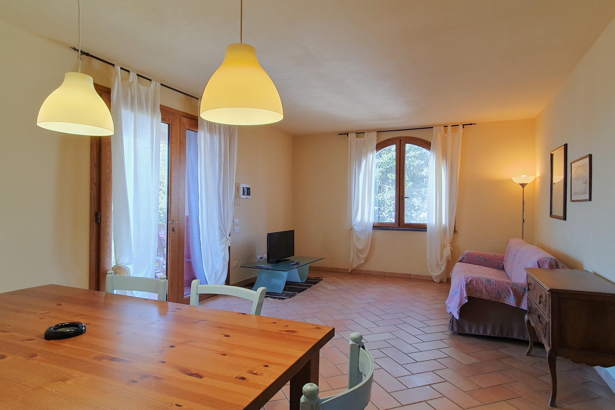 APP 6-Living room