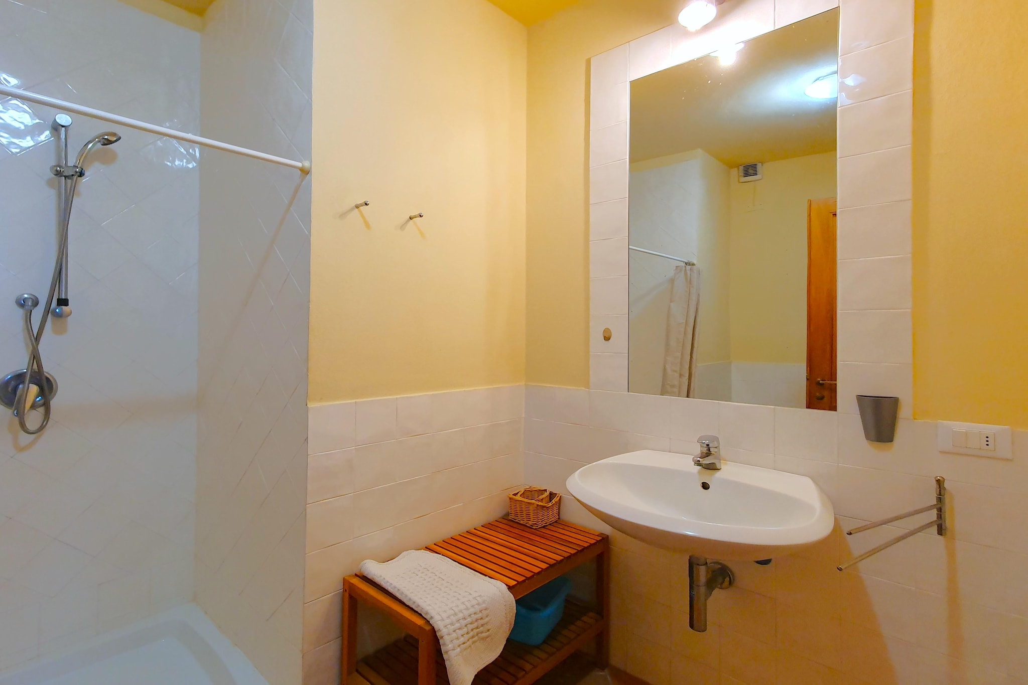 APP 6-Bathroom