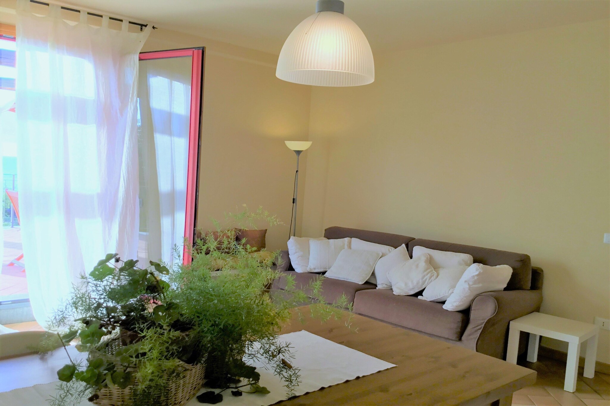 APP 8-Living room