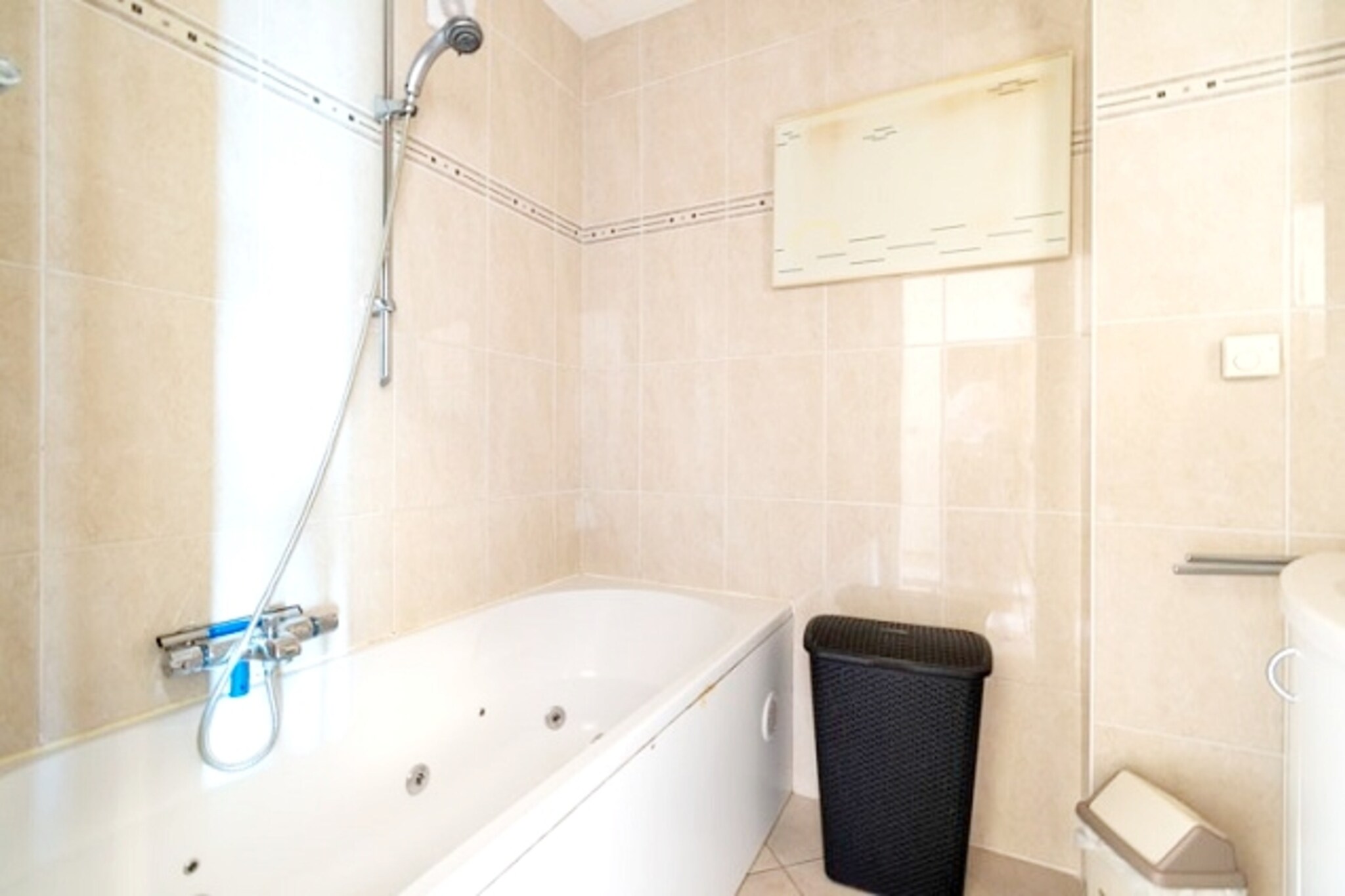 ALMO 0902/9A-Badezimmer