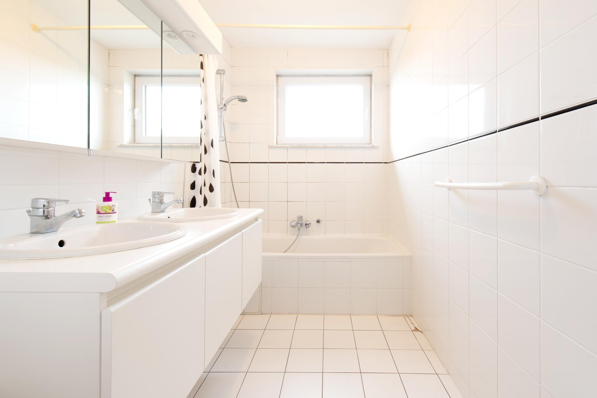 MENTON 22B-Bathroom