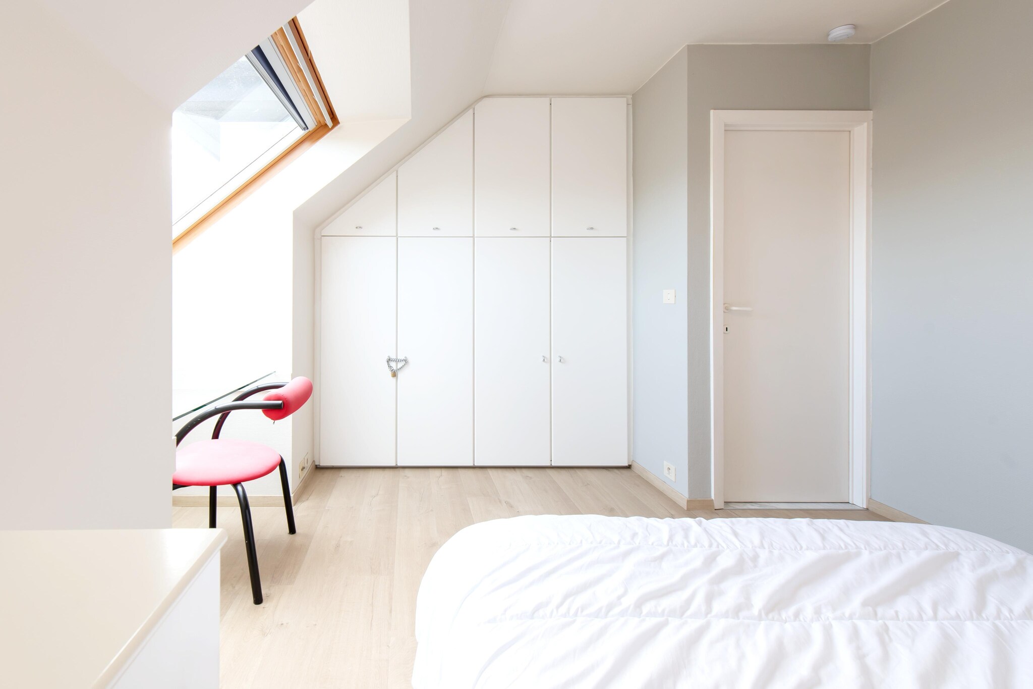 MENTON 22B-Bedroom