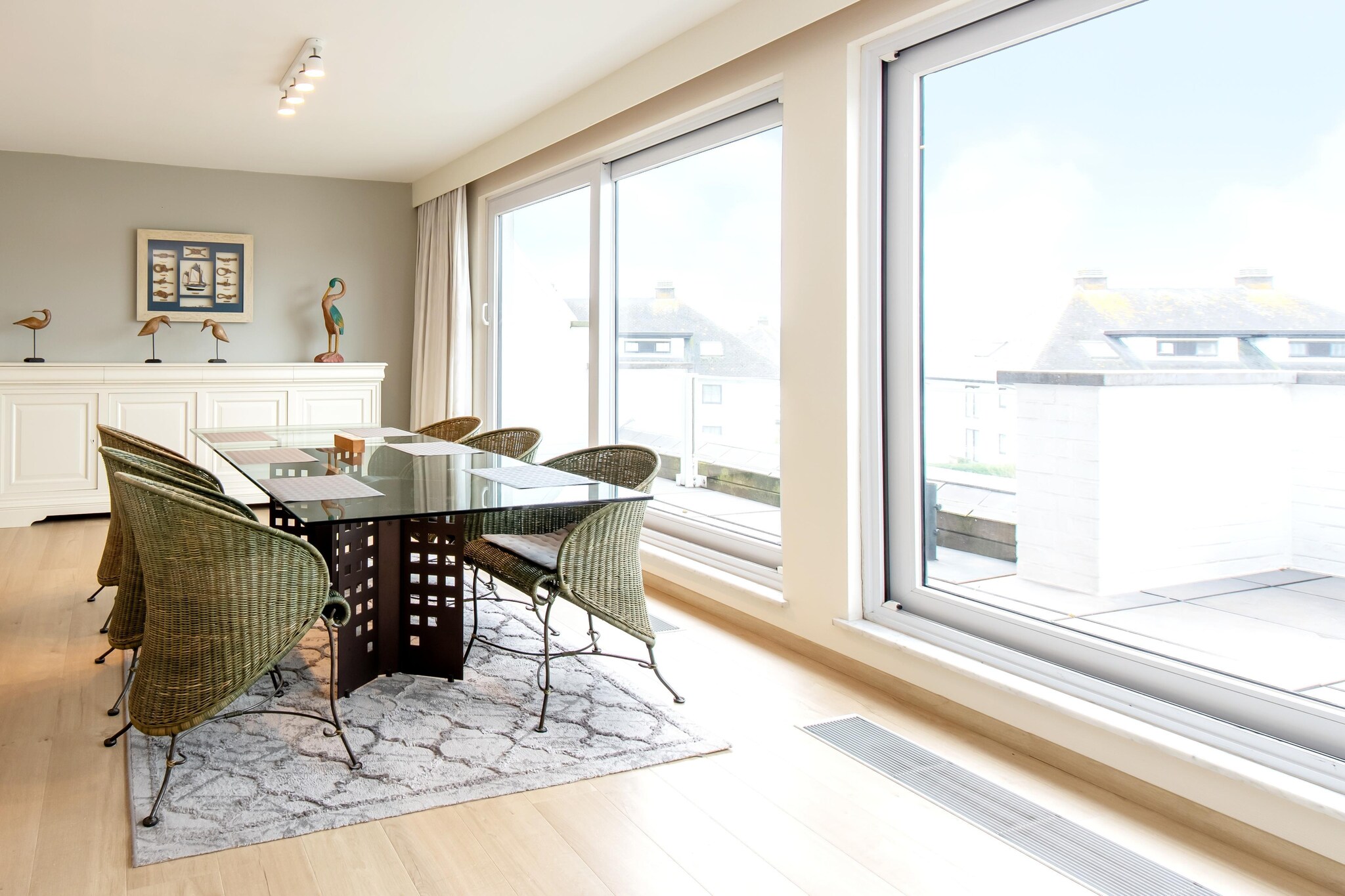 MENTON 22B-Dining room