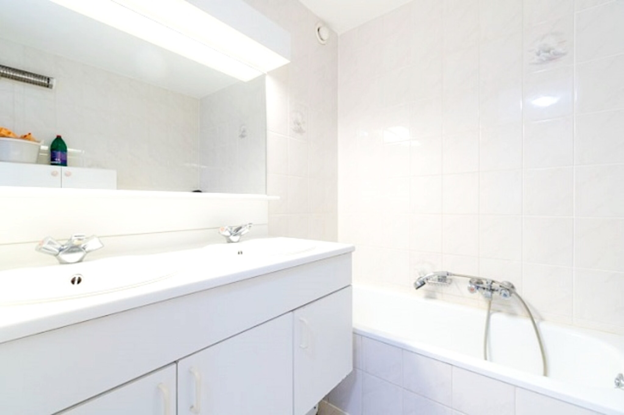 ATLAN I 0206/ 2E-Badezimmer