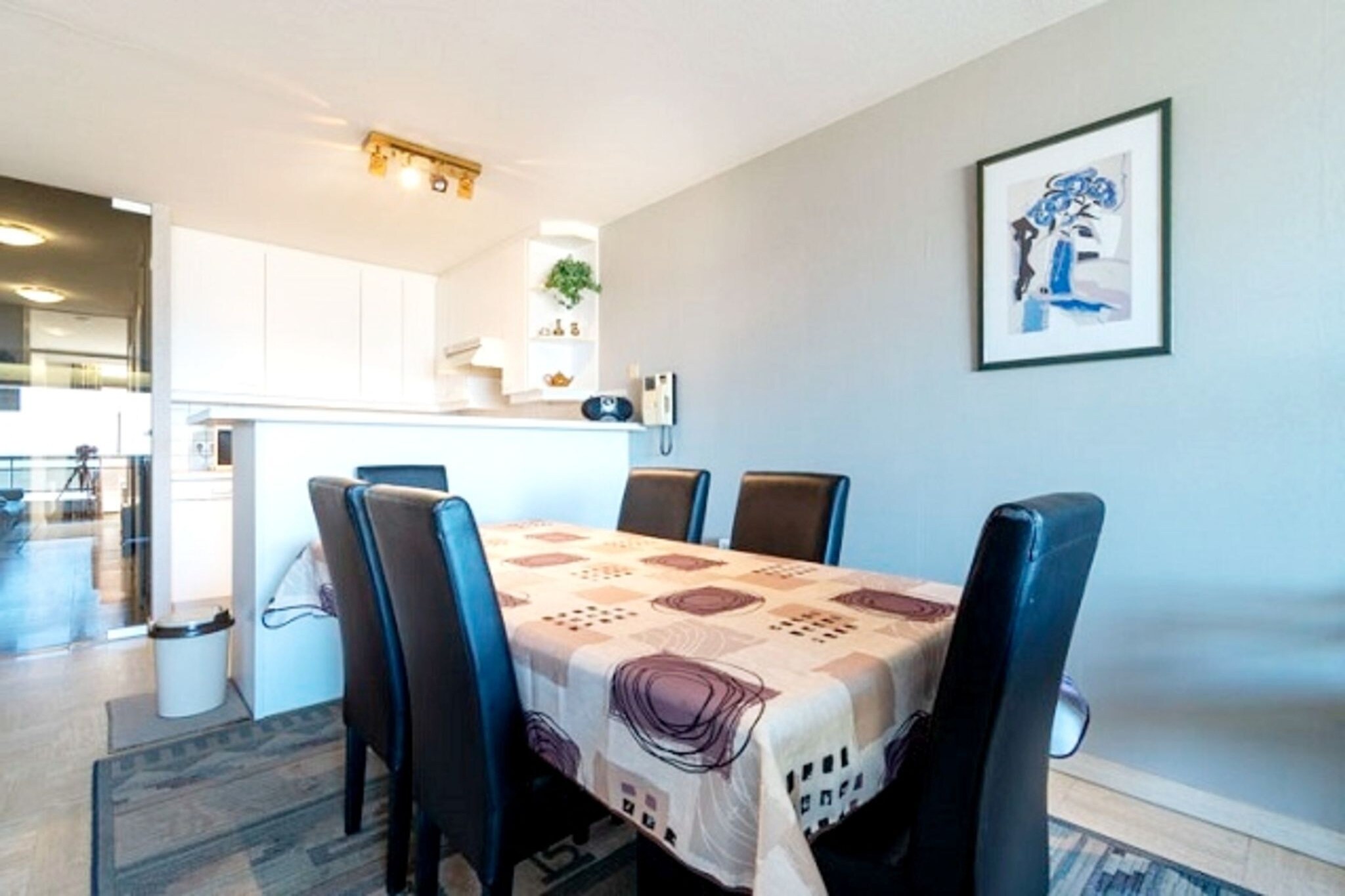 ATLAN I 0206/ 2E-Esszimmer
