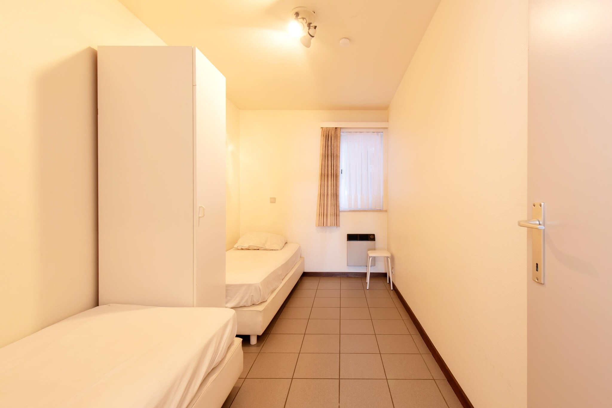 ZANDBK2 0402/ 4B-Chambre