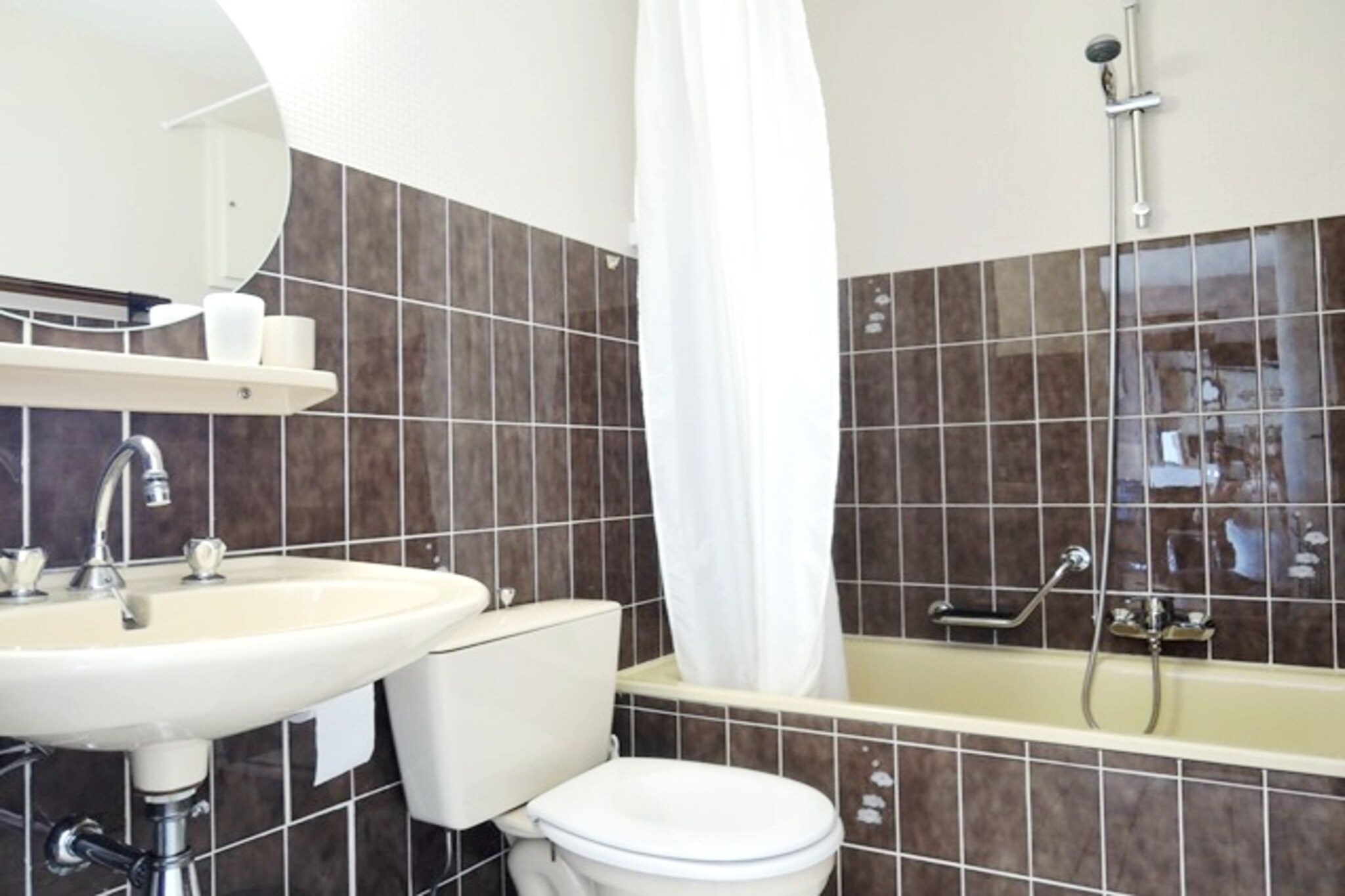 DIRECTOR 0402/ B4-Bathroom