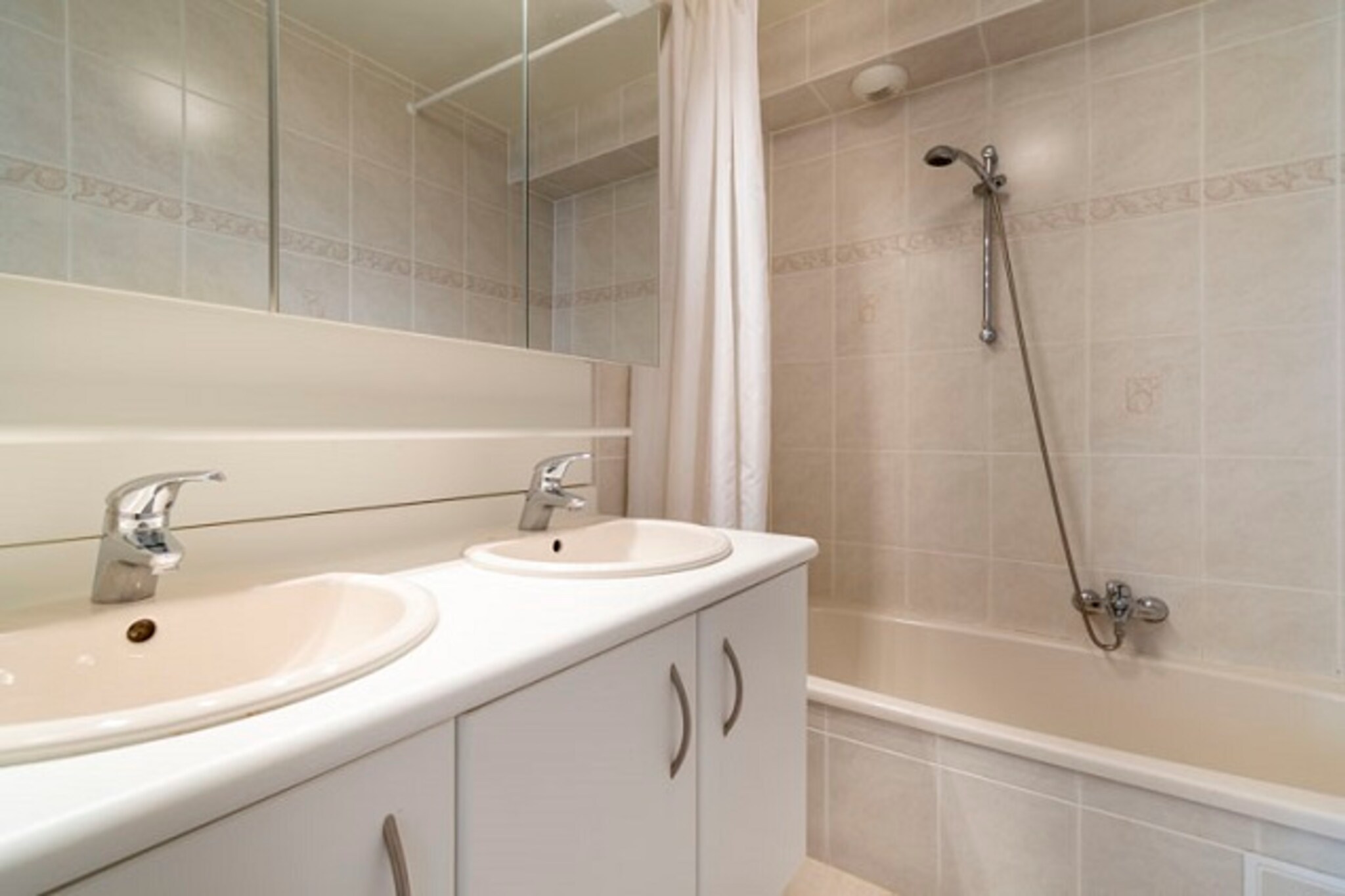 VANDENHE 0701-Badezimmer