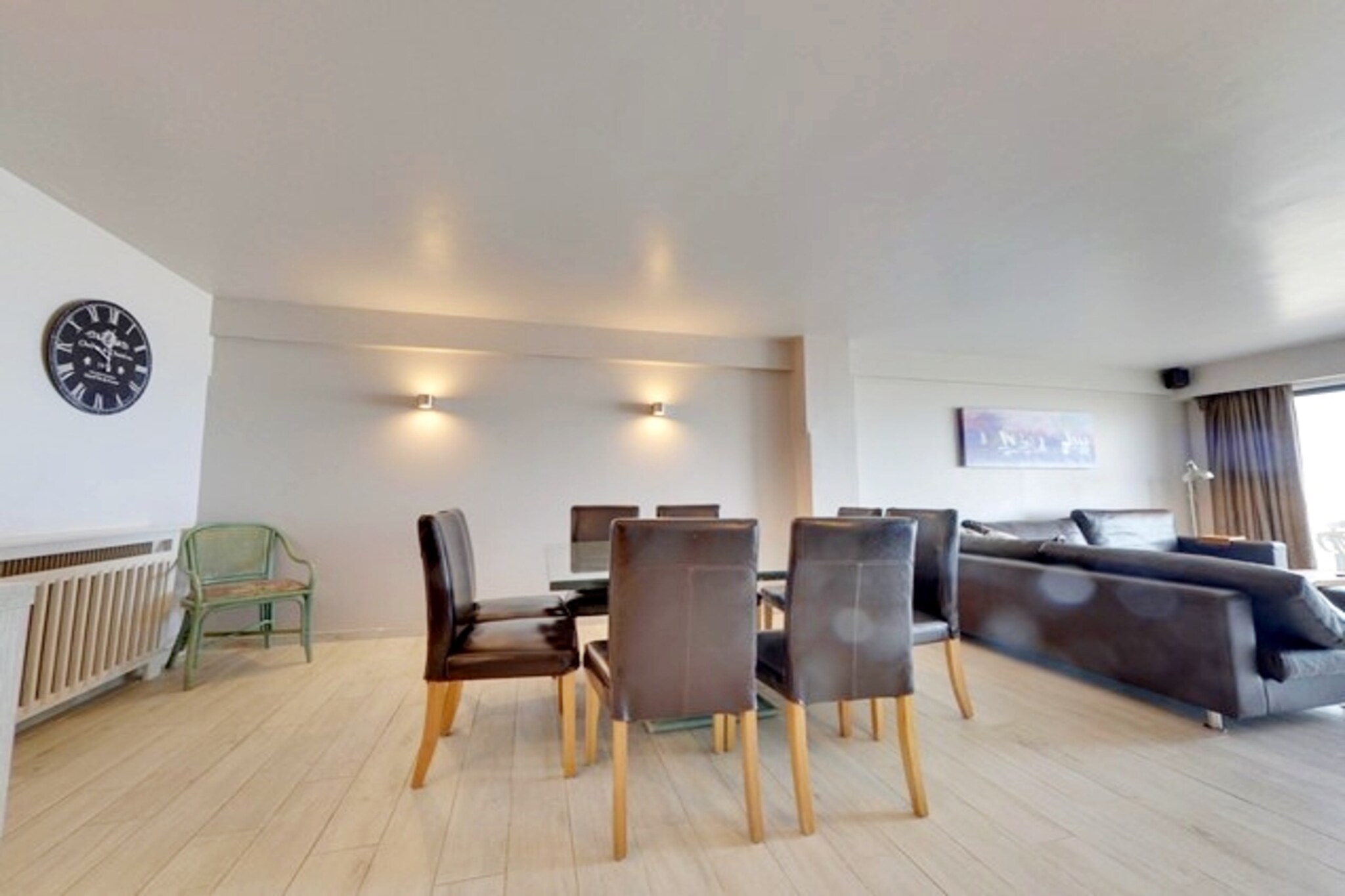 DIRECTOR 0201/ AC2-Dining room