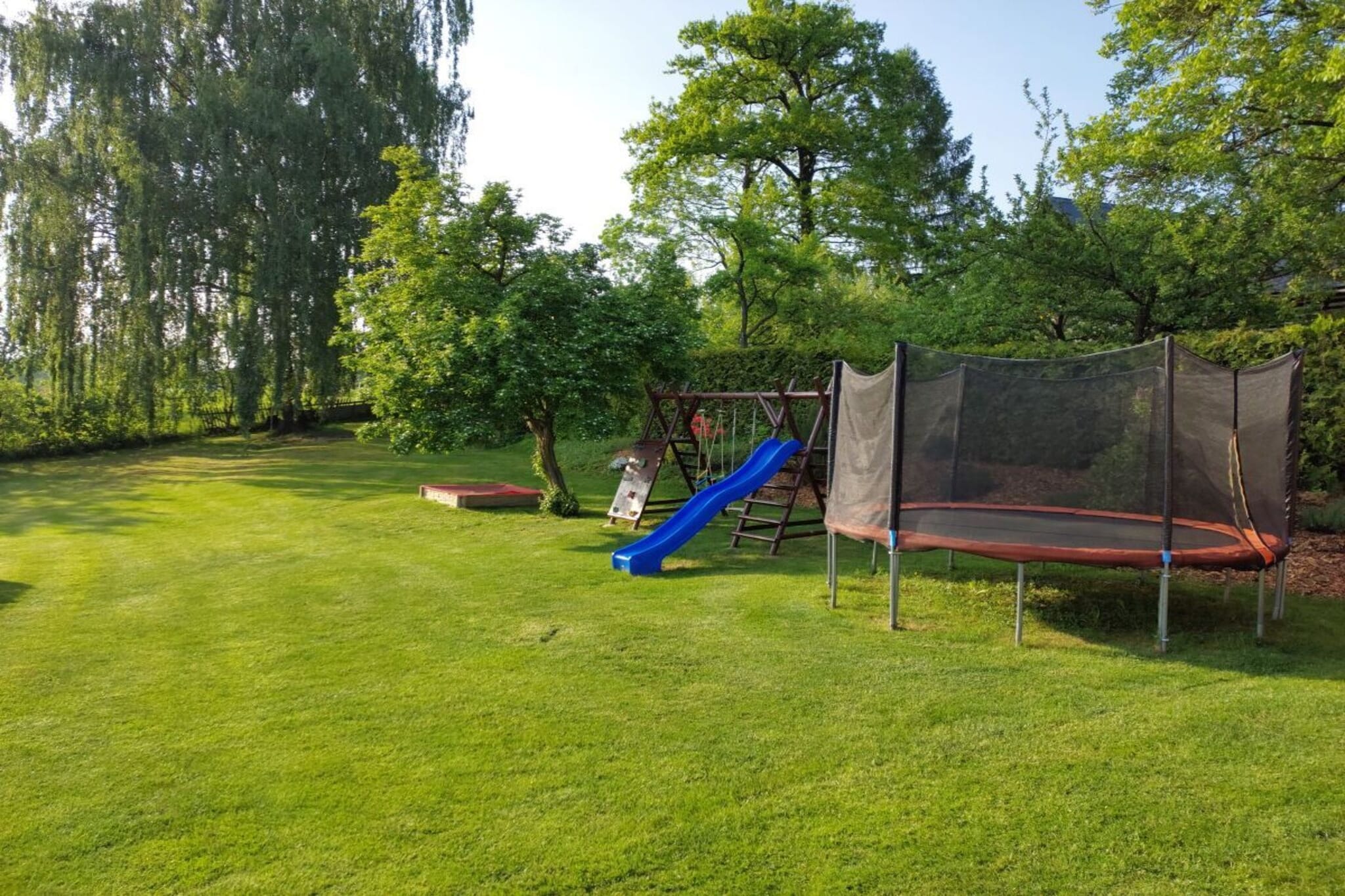 127419-Gardens summer