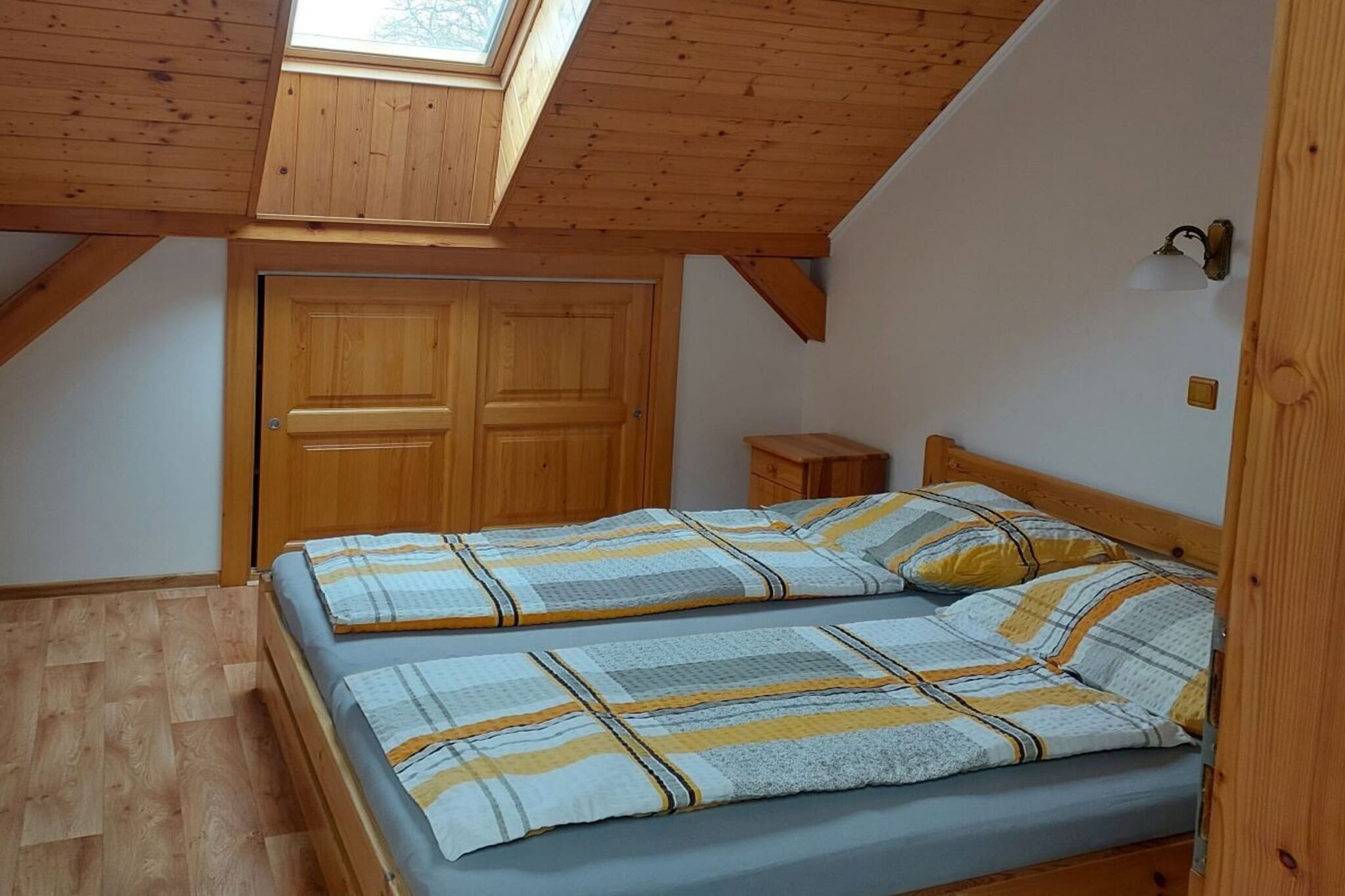 127419-Bedroom
