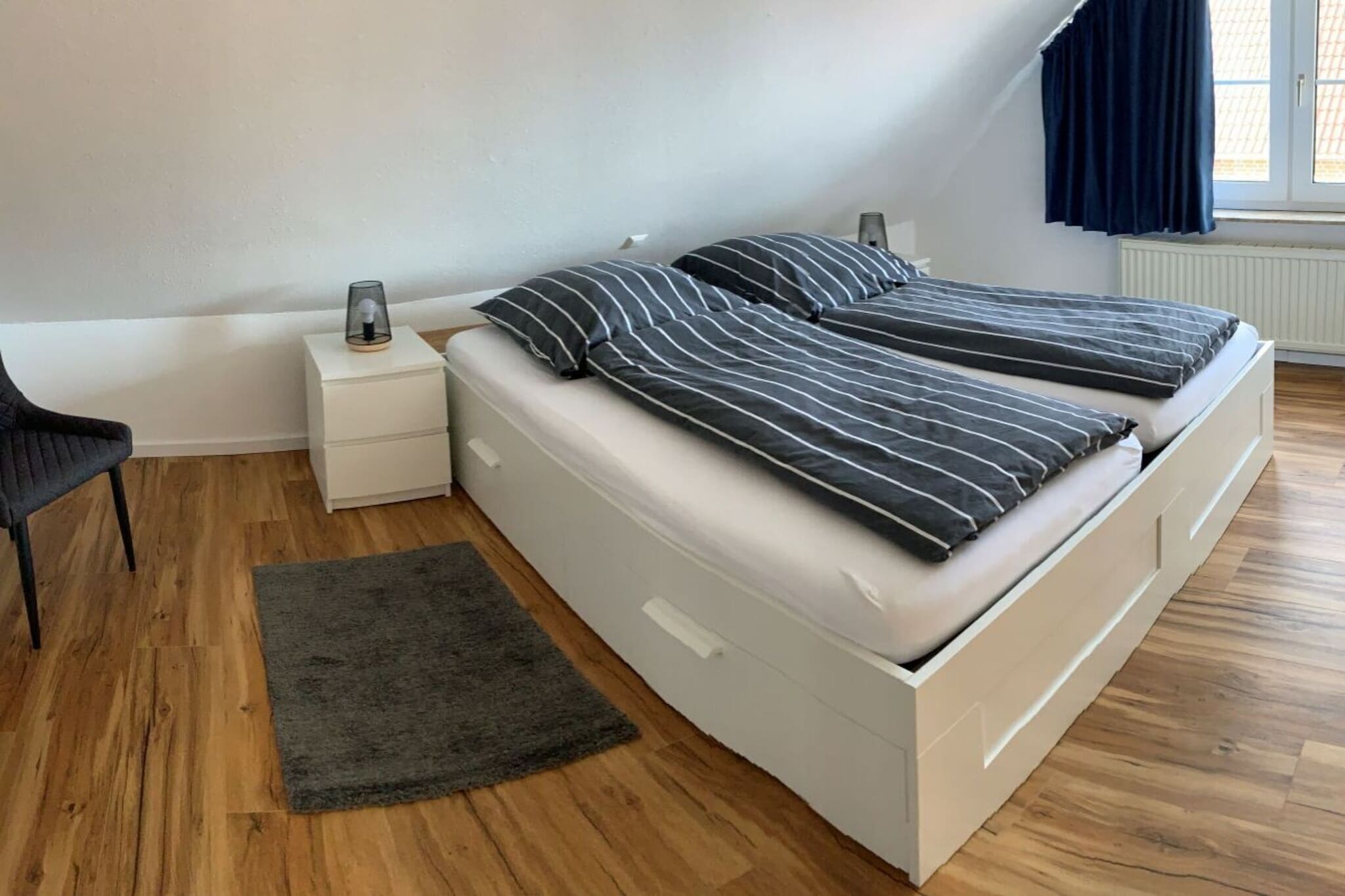 383827-Bedroom