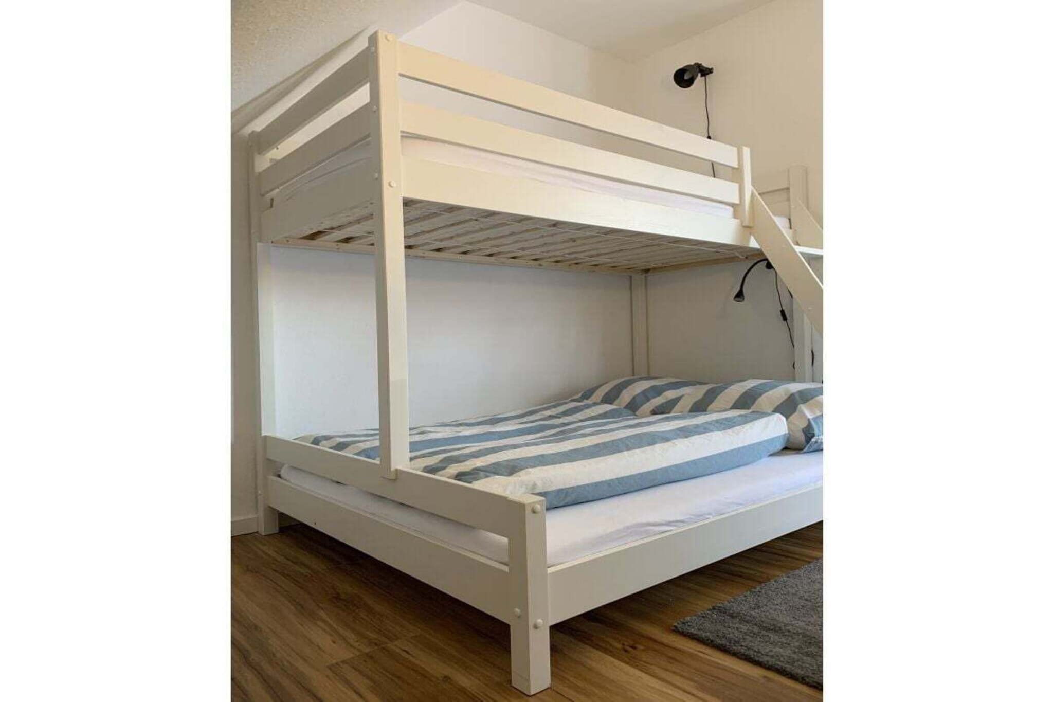 383827-Bedroom