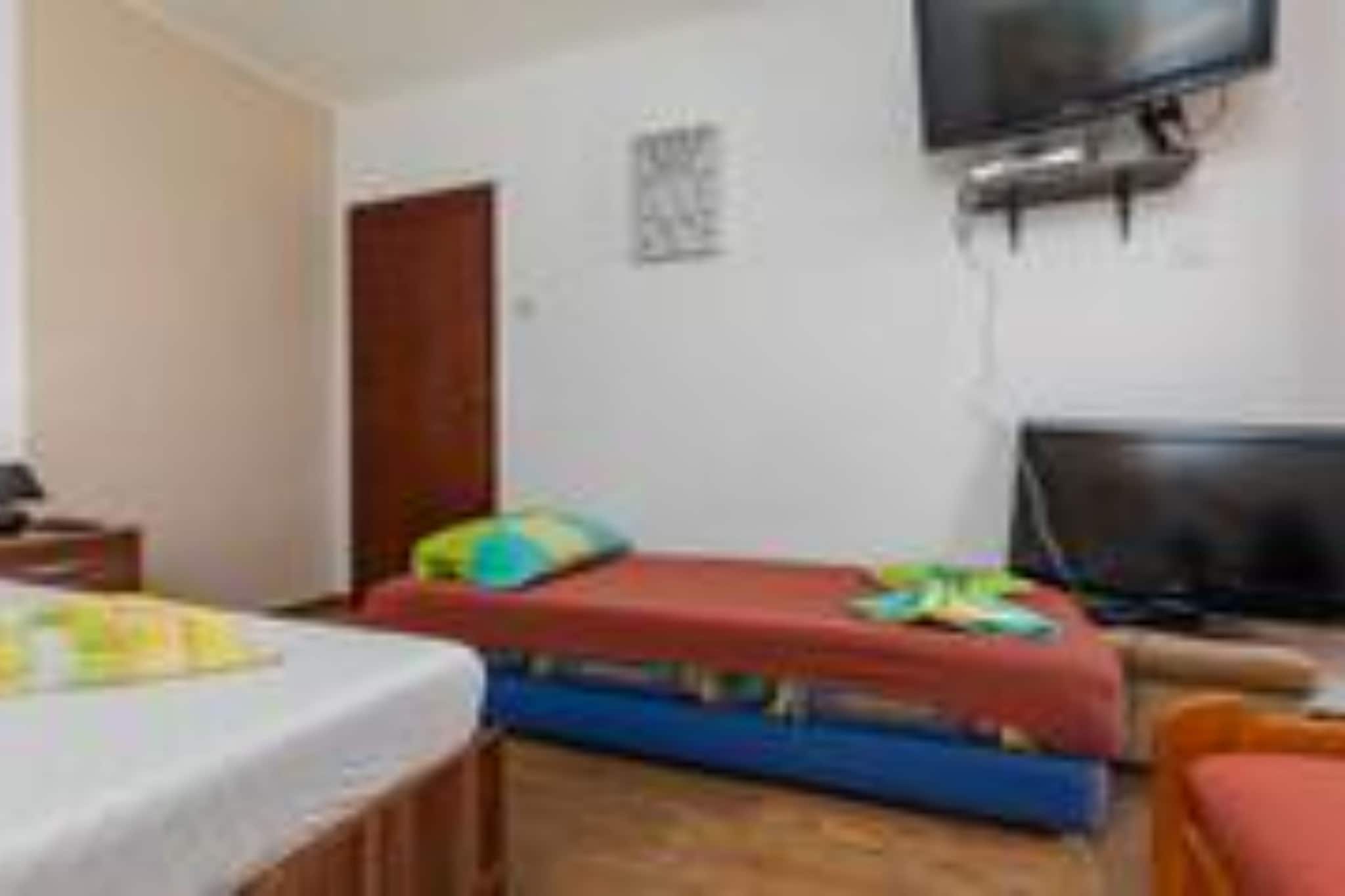 One-Bedroom Apartment (A3+1)-Slaapkamer
