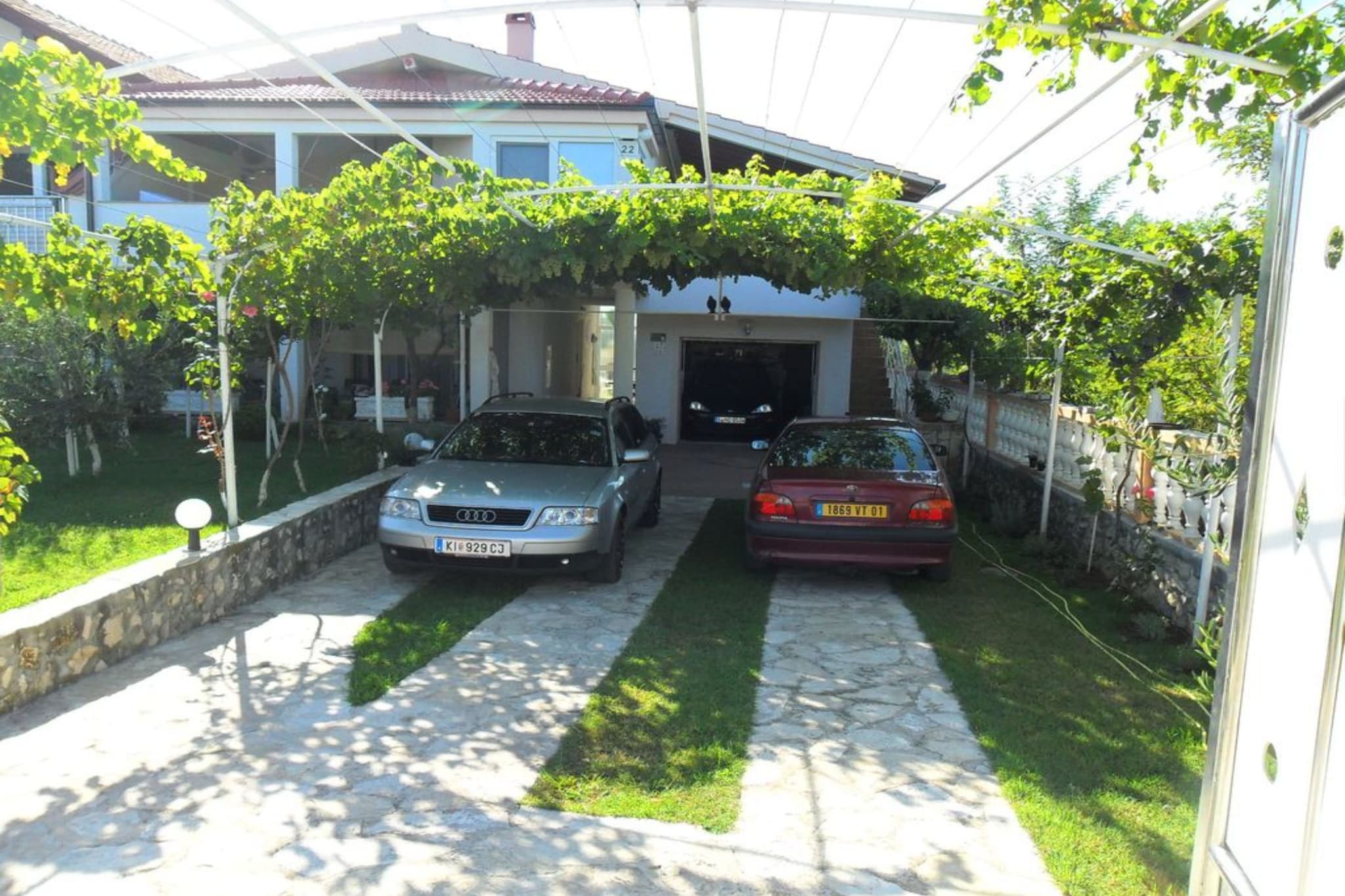 Studio Apartment (Kata 2)-Outdoor
