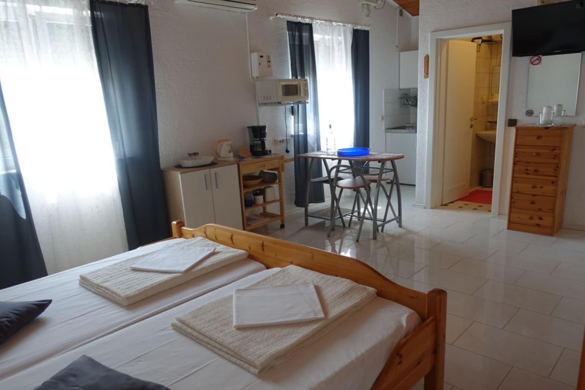 Studio Apartment (Kata 2)