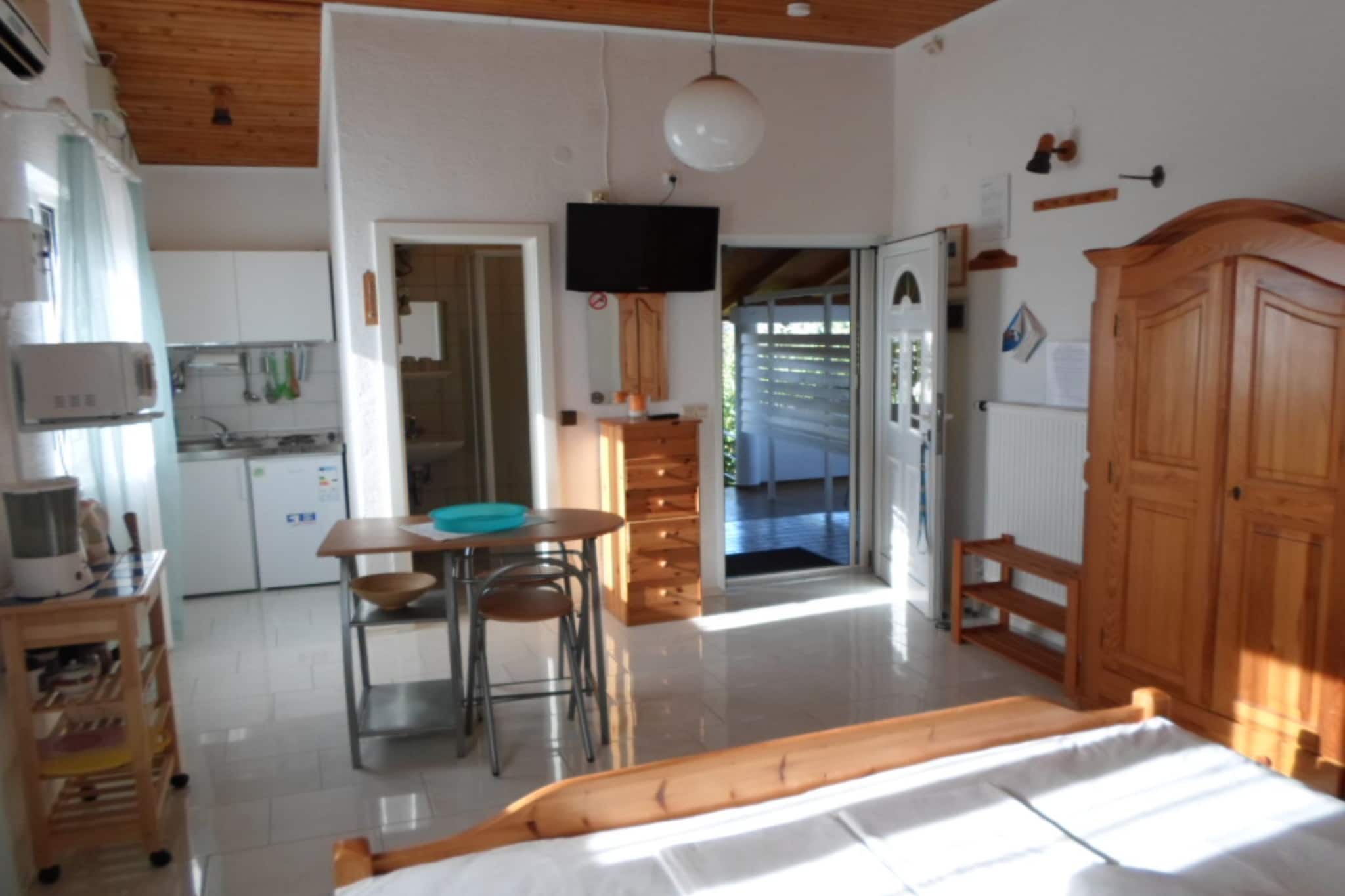 Studio Apartment (Kata 2)
