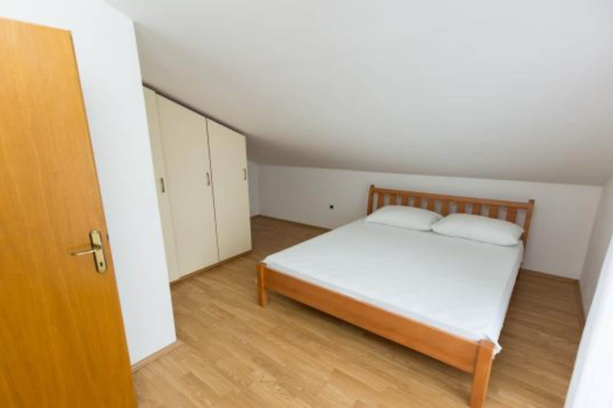 Apartmani Bridić Okrug Donji - One Bedroom Apartment 5