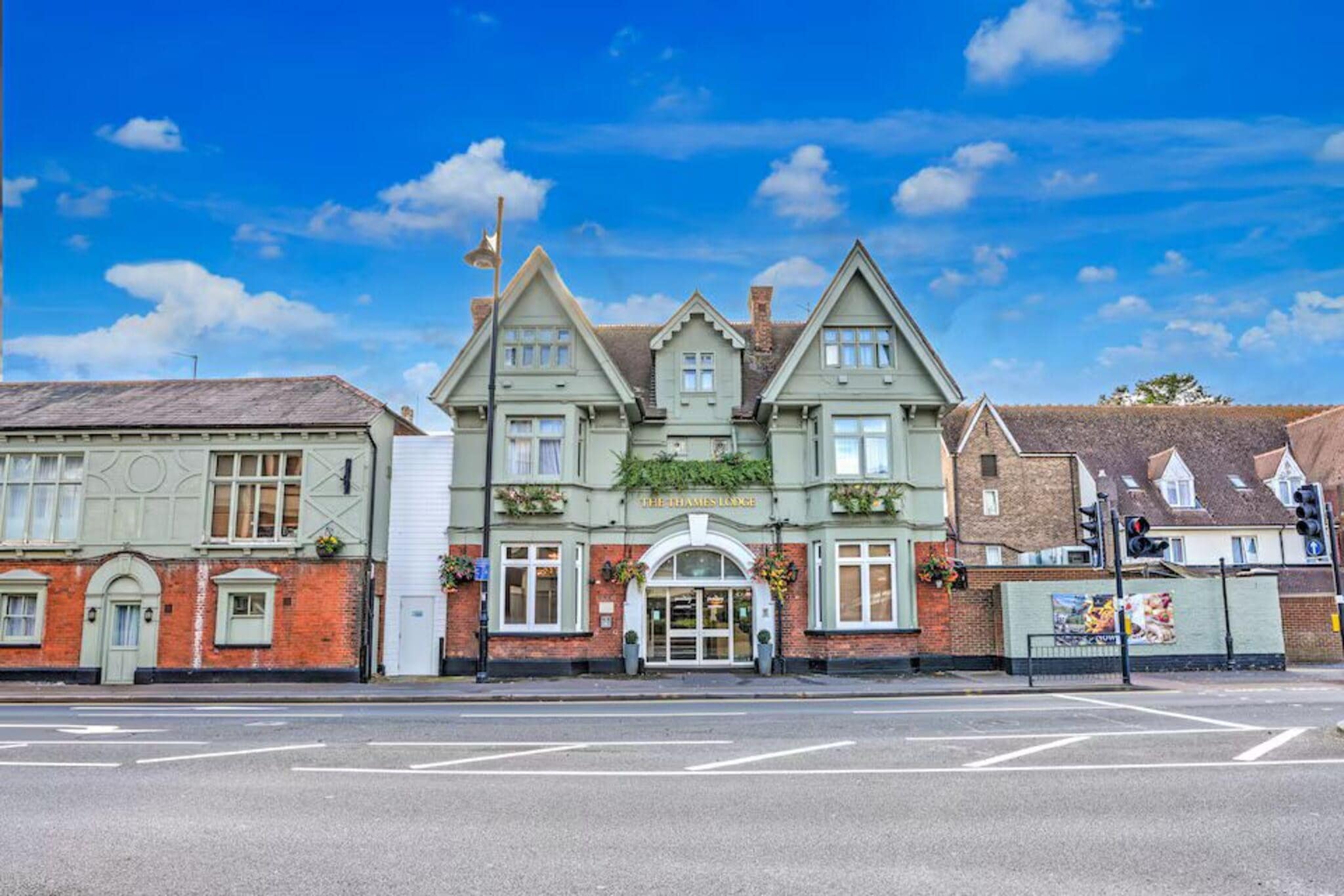 Classic Double  Staines ex Mercure - Image-tags.hotelexteriorsummer