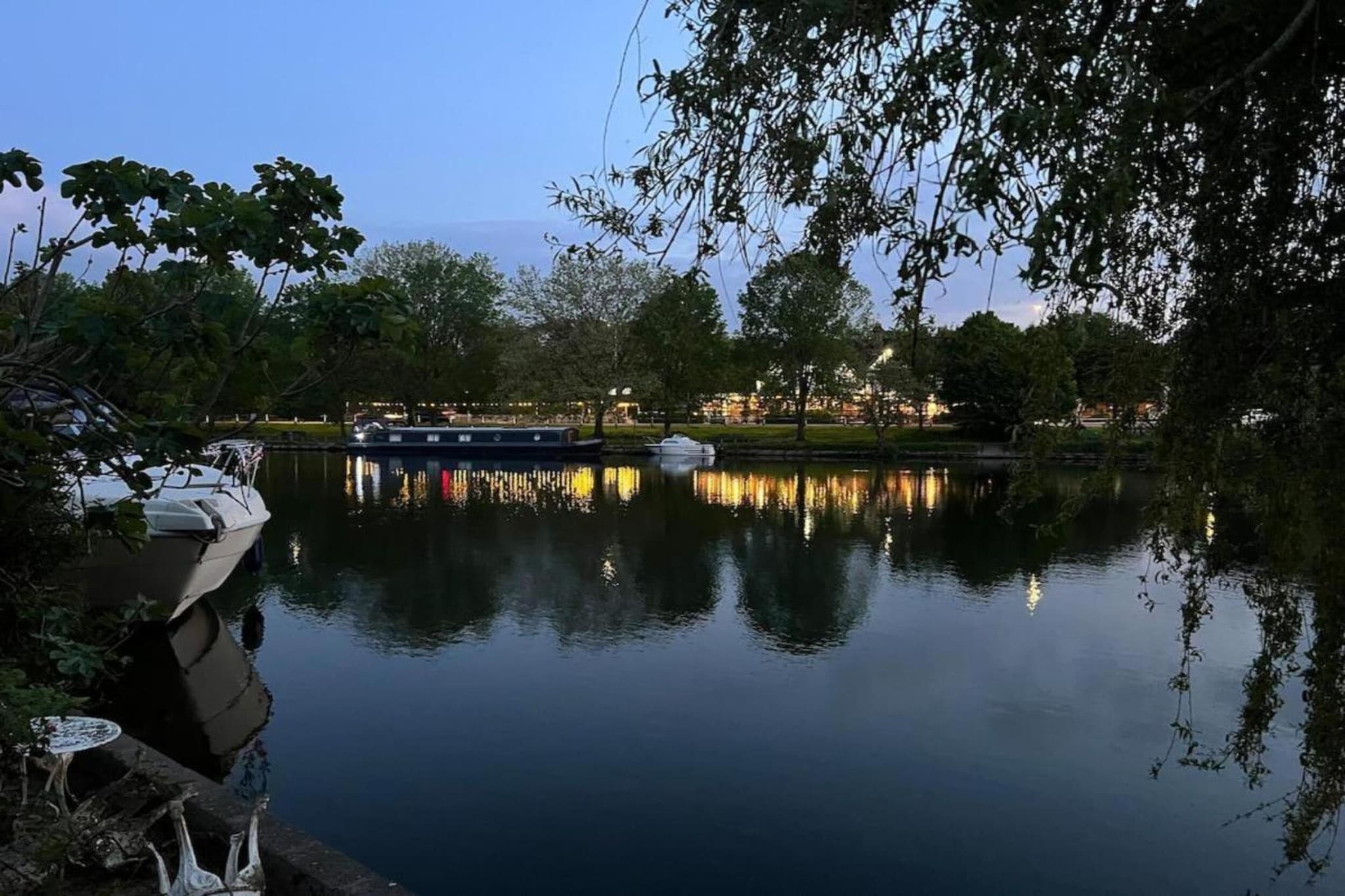 Classic Double River view Staines ex Mercure-Areas summer 20km
