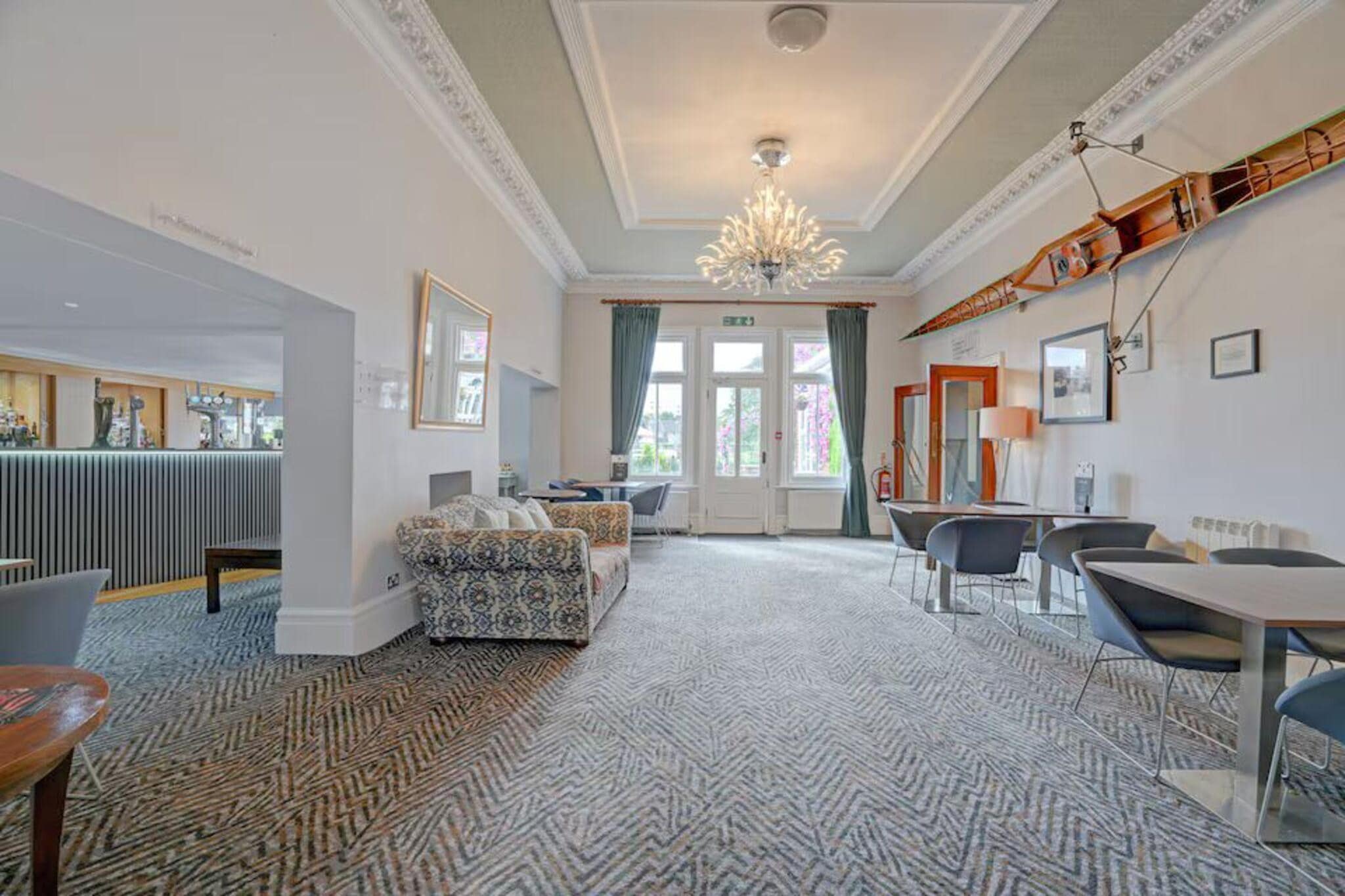 Classic Double River view Staines ex Mercure - Hal-ontvangst