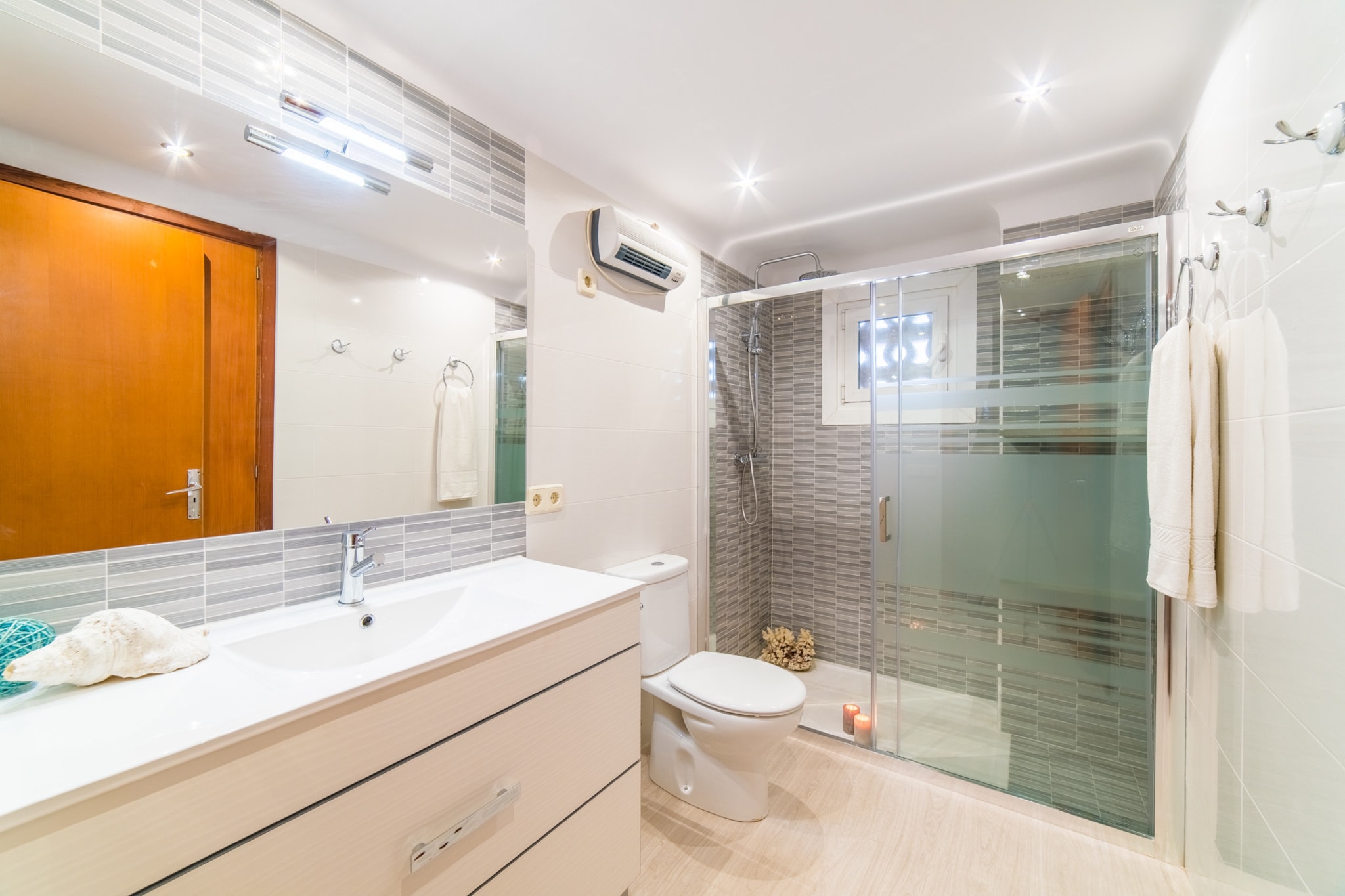 Amapola-Bathroom
