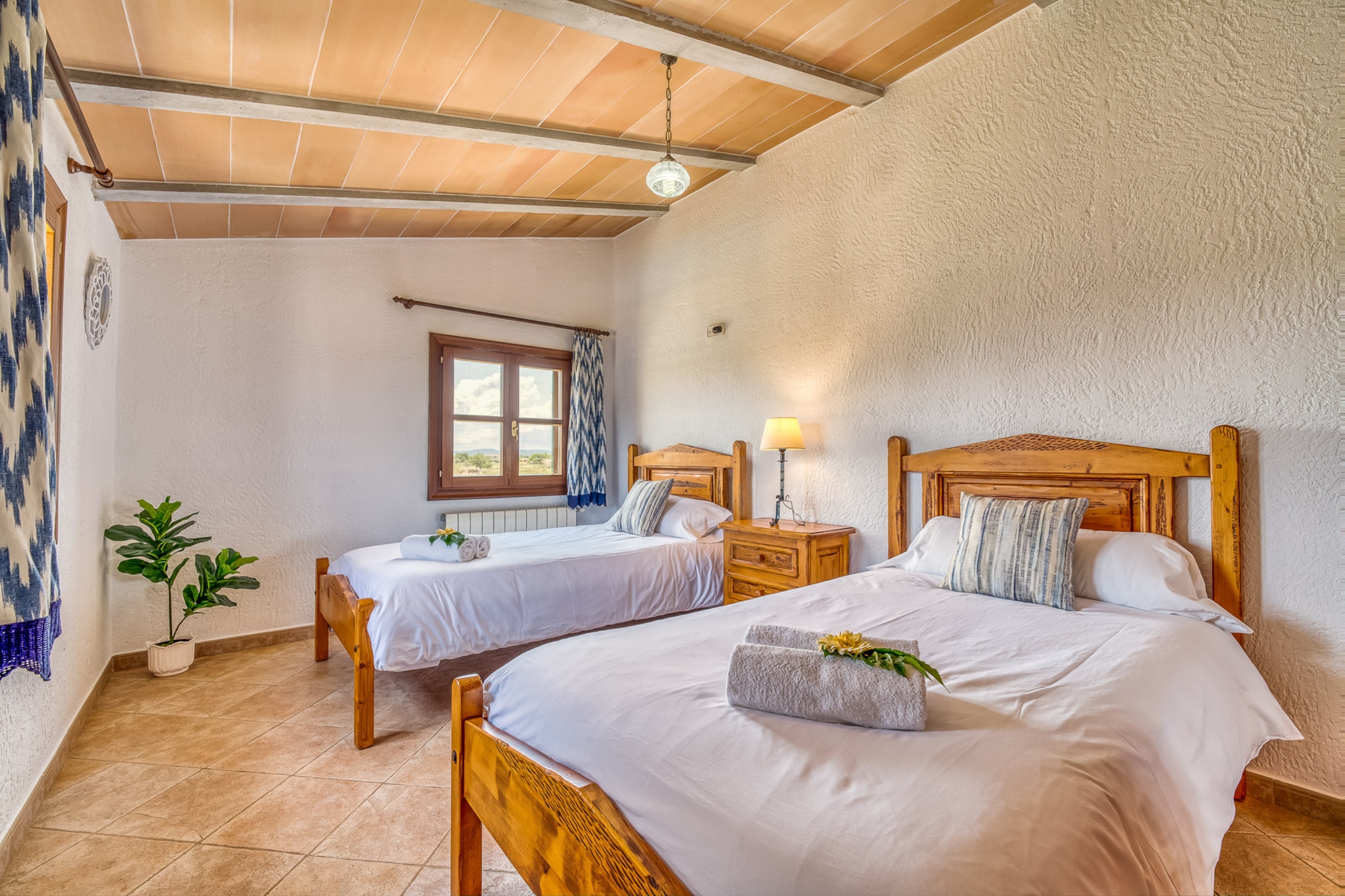 Gomila-Bedroom