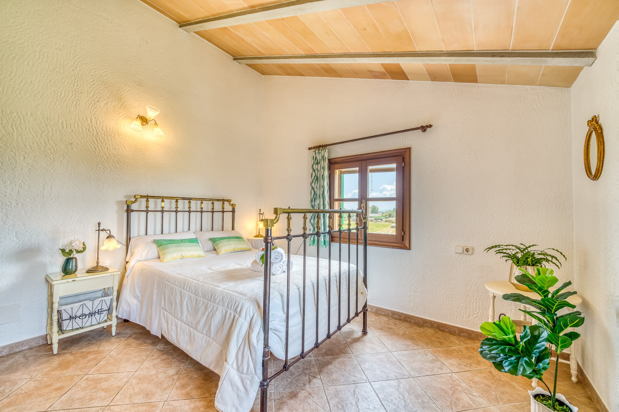 Gomila-Bedroom