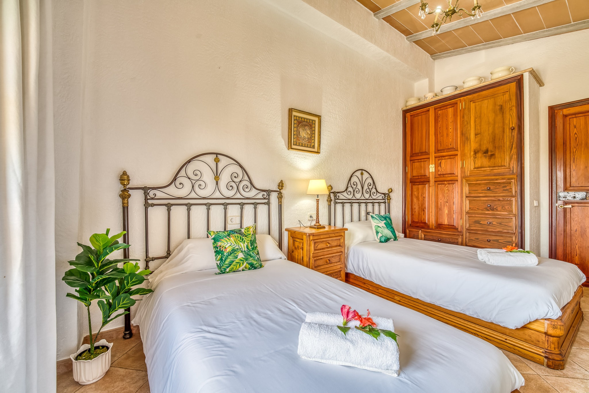 Gomila-Bedroom