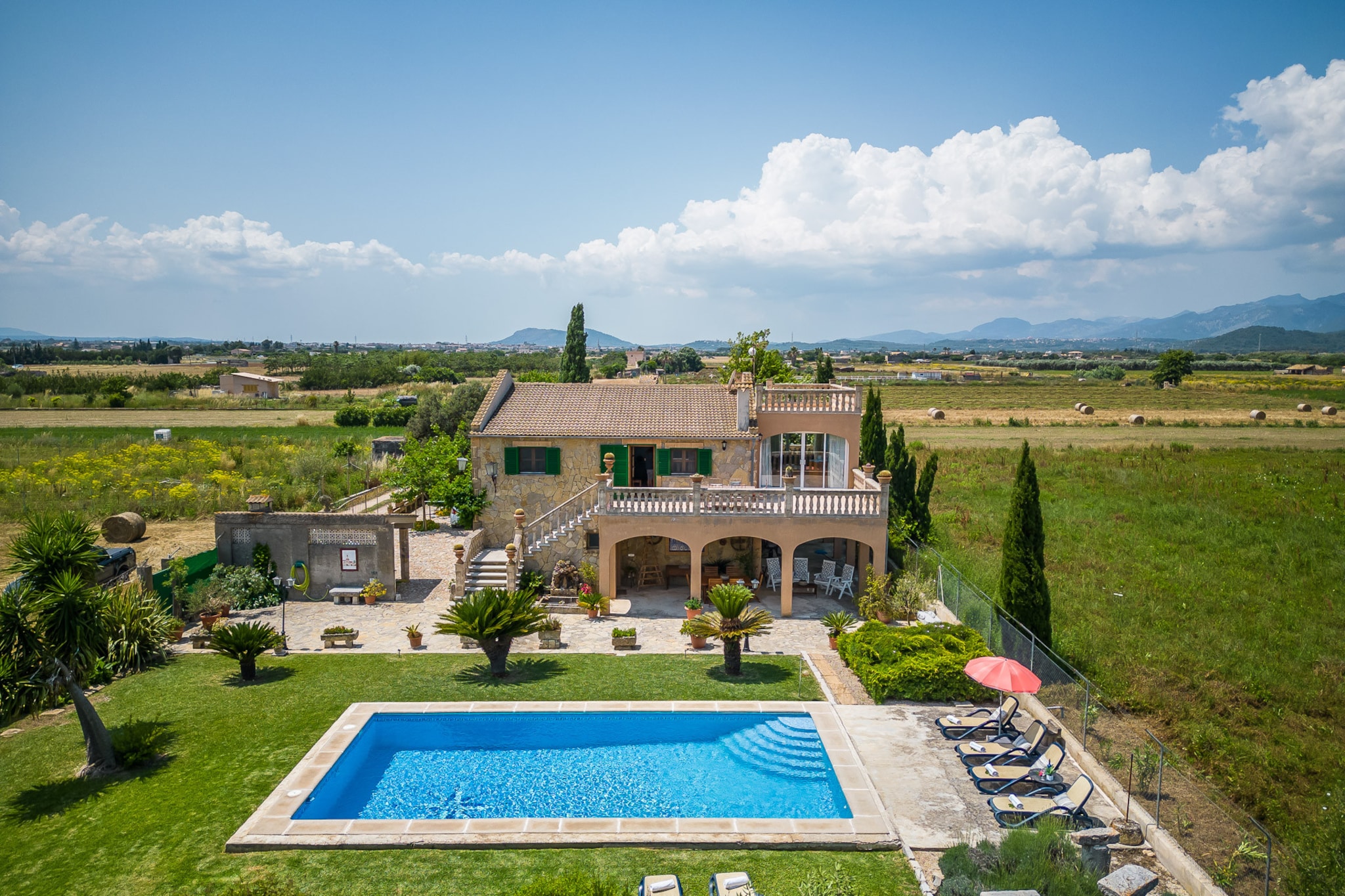 Gomila-Exterior summer