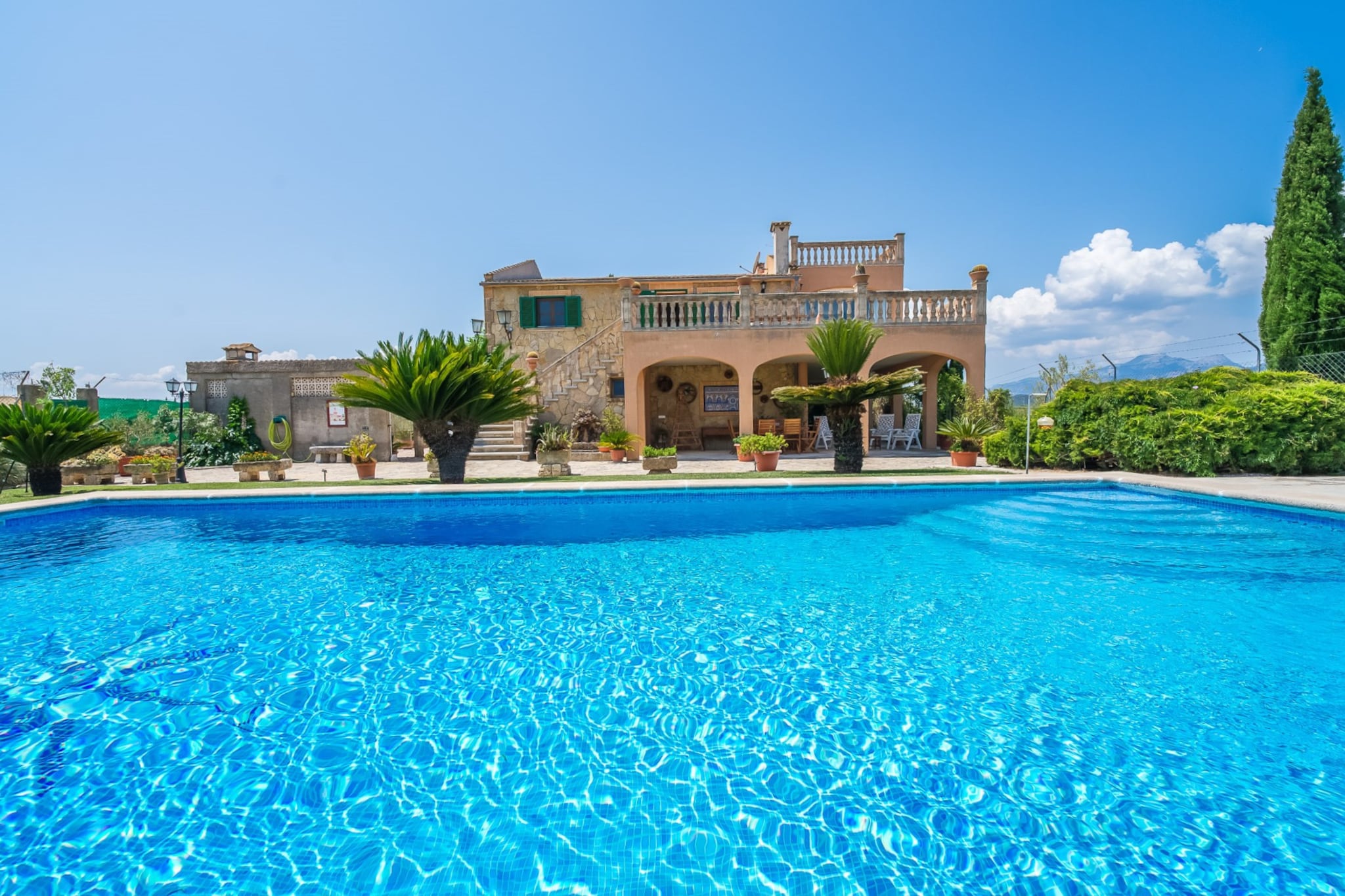 Gomila-Pool