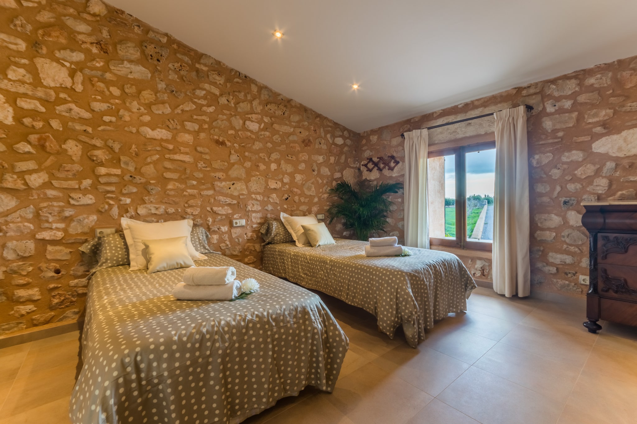 Pleta-Bedroom