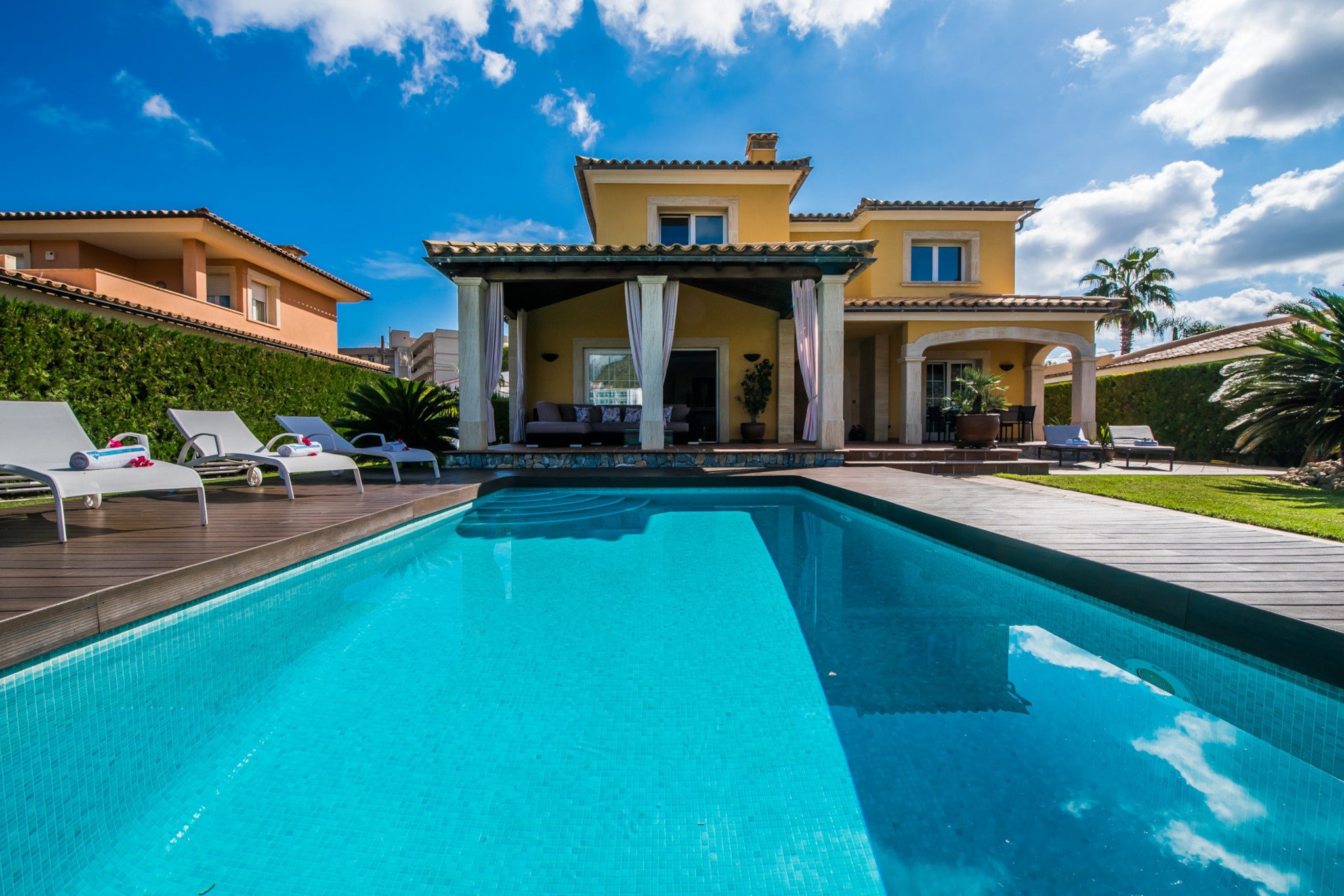 Montelago-Exterior summer