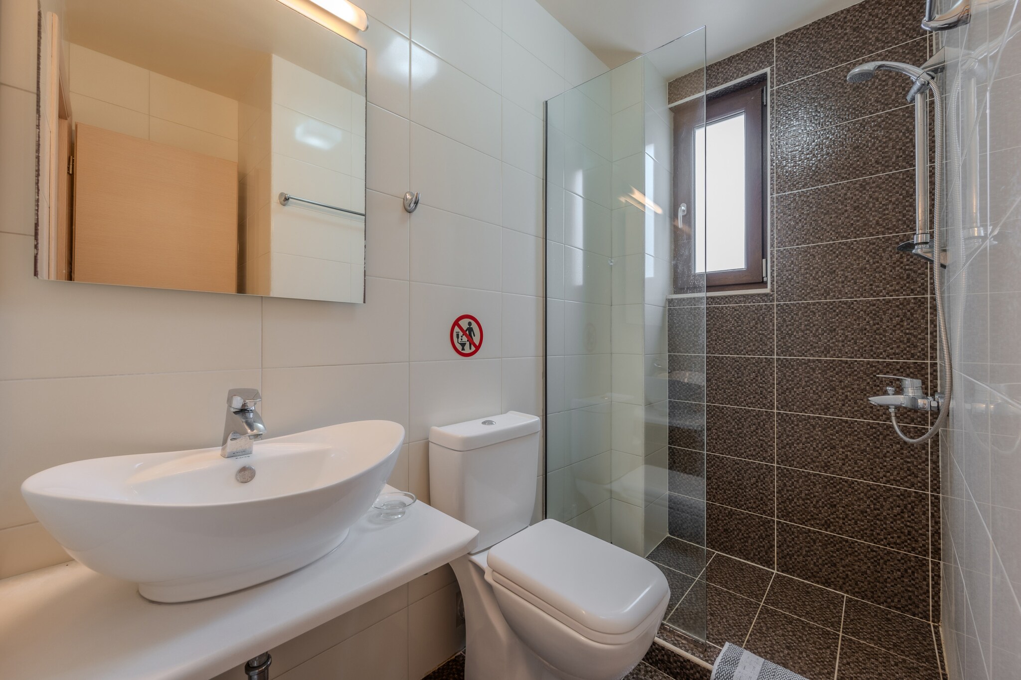 Villa Nikos-Salle de bain
