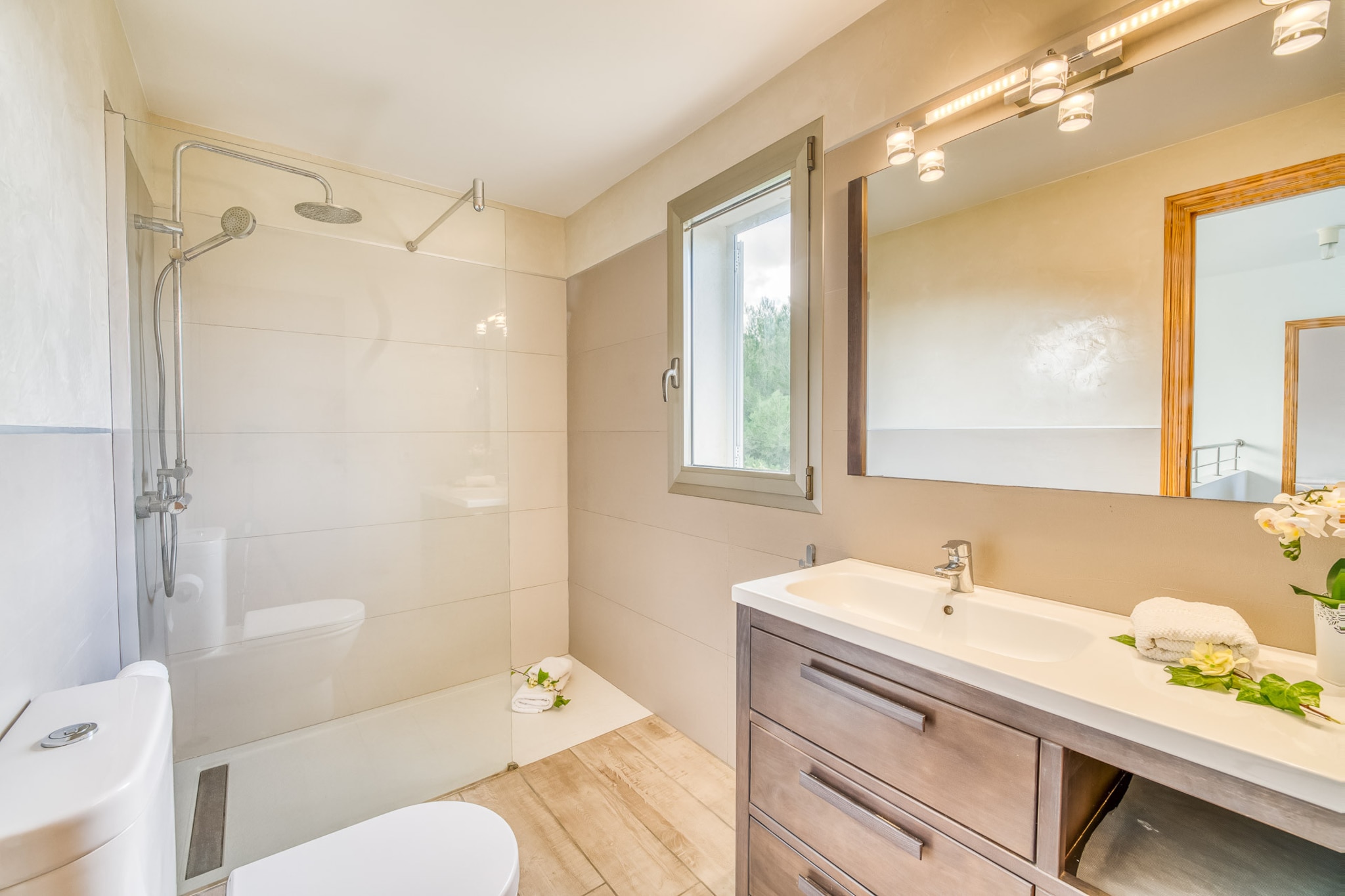 Sirenas-Bathroom