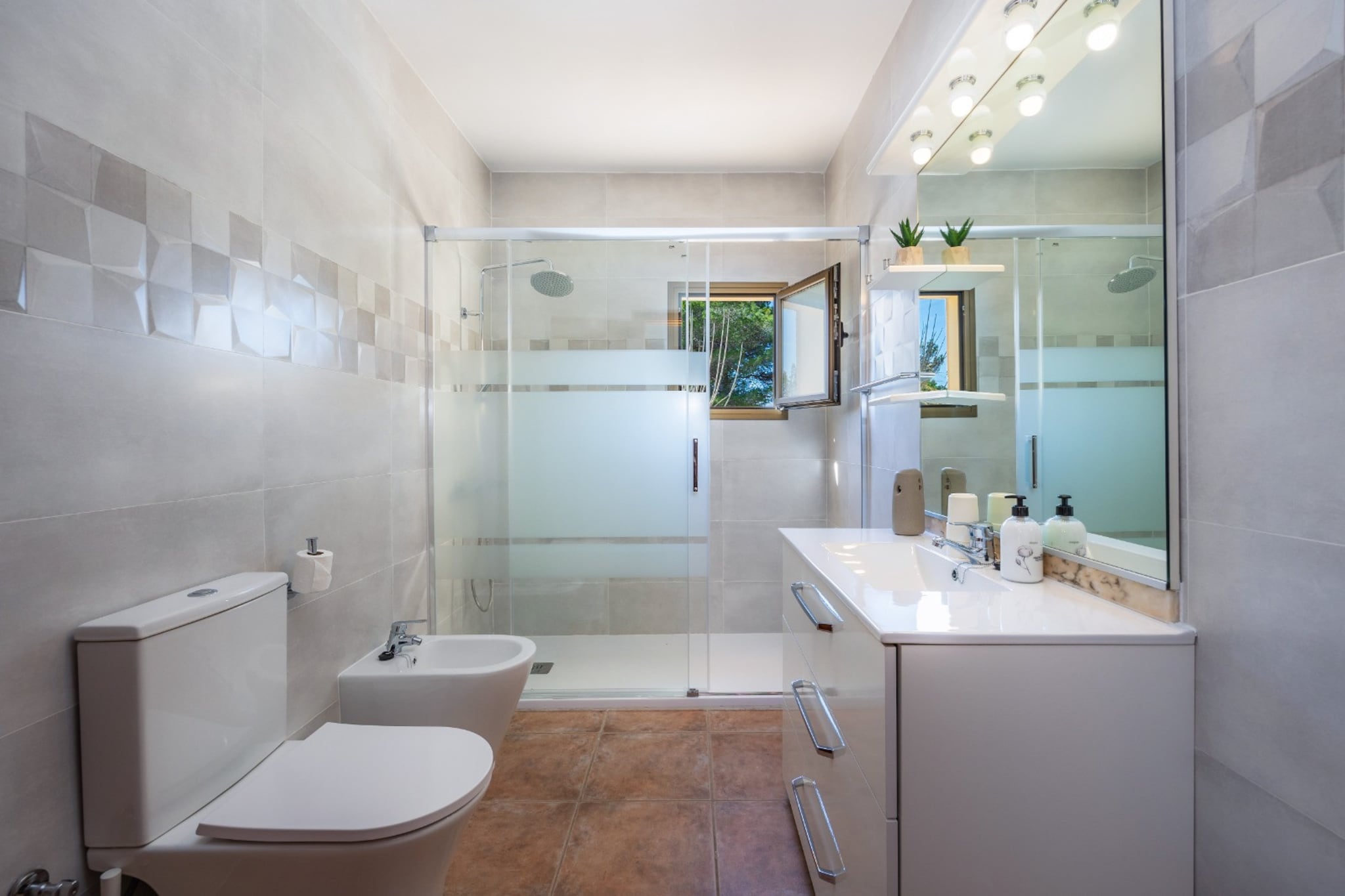 Casa Jordi-Bathroom