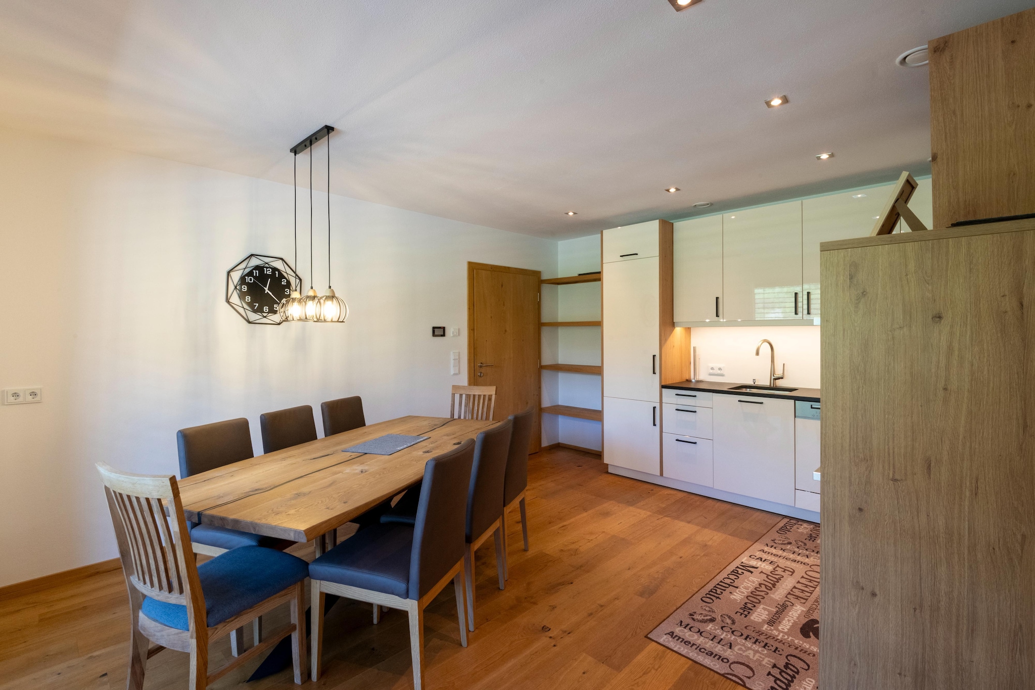 Penthouse Fuchs 1 - Esszimmer