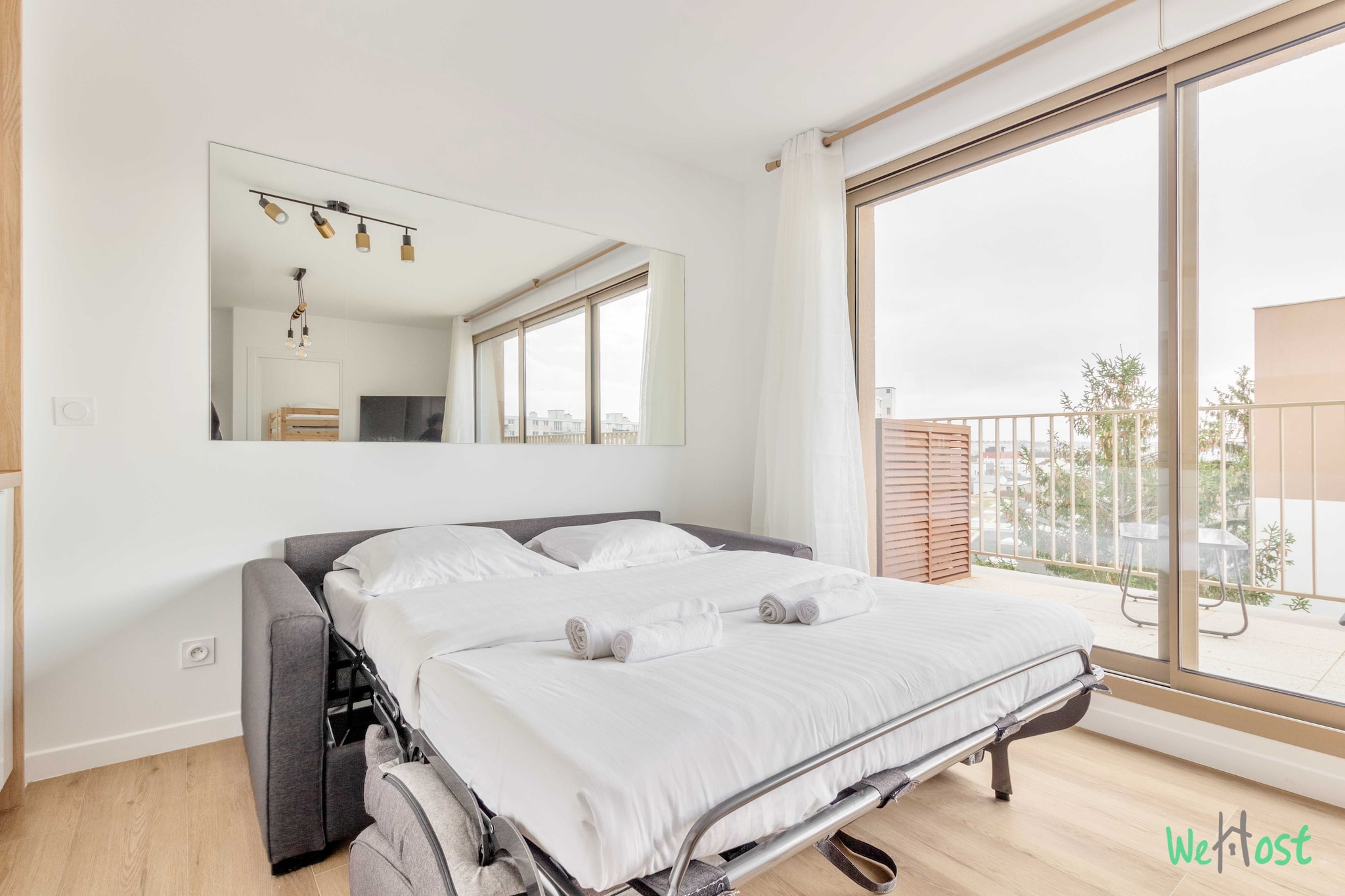 Pleasant Apt with Balcony-6P-Close to Disney/Paris