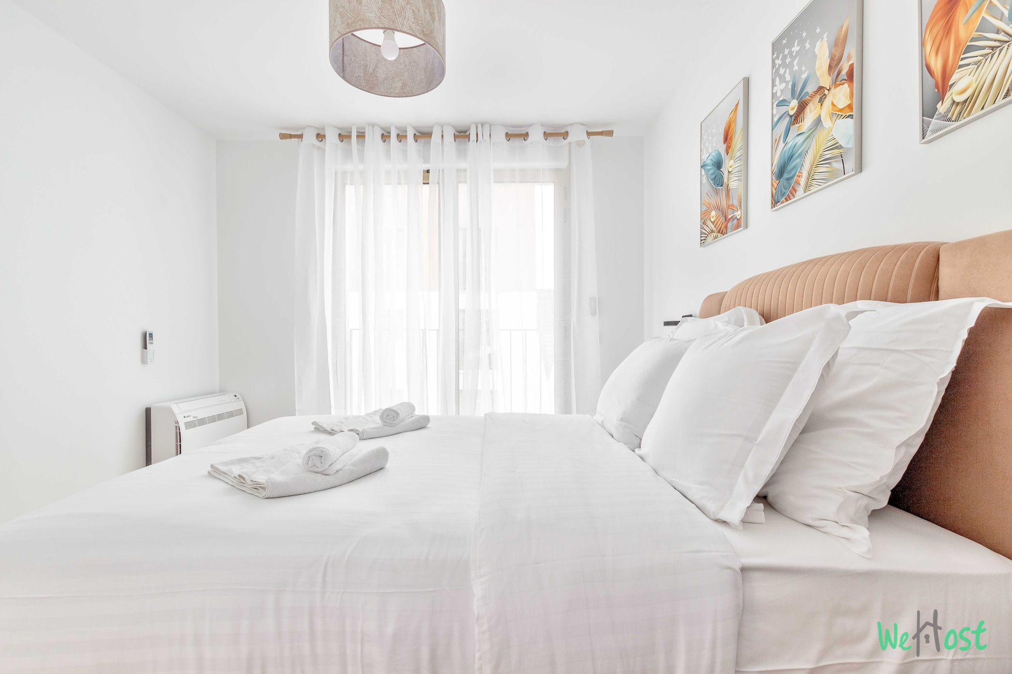 Checkmyguest offers you this exclusive 63m² apartment, ideal for 6 people, with balcony and parking included. Modern, spacious and air-conditioned, it offers everything you need for a comfortable stay. Located in Champigny-sur-Marne, you'll enjoy its quiet location and proximity to Paris and Disneyland Paris. Perfect for a stay with family or friends that combines serenity and convenience.