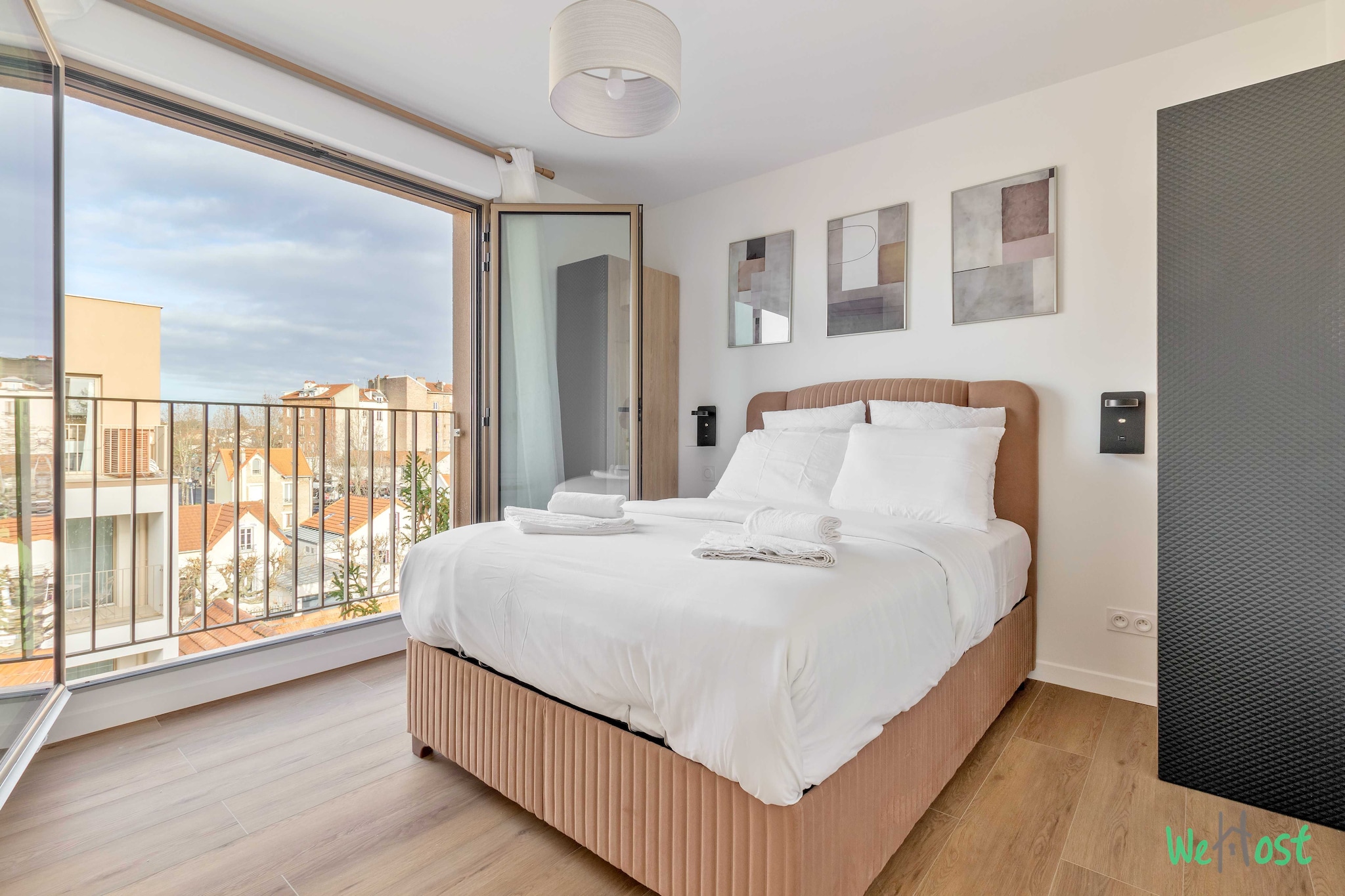 On the 4th floor: (Living room(Bed Linen, single sofa bed, TV), Kitchen(stove, electric kettle, toaster, coffee machine, microwave, dishwasher, fridge, dishes and cutlery, Cooking basics), bedroom(Queen Bed), bedroom(bunk bed), bathroom(Hot Water, shower, toilet, hairdryer, Towels/Sheets (Incl.), shampoo))\n\nElevator, Internet Access DSL, Wardrobe, First Aid, Play area, balcony or terrace, heating, air conditioning, iron, Essentials, Dedicated workspace(Desk), Carbon monoxide detector, Cleaning Disinfection, Downtown, Enhanced cleaning practices, Extra pillows and blankets, High touch surfaces disinfected, Long term stays allowed, Room-darkening shades, Town