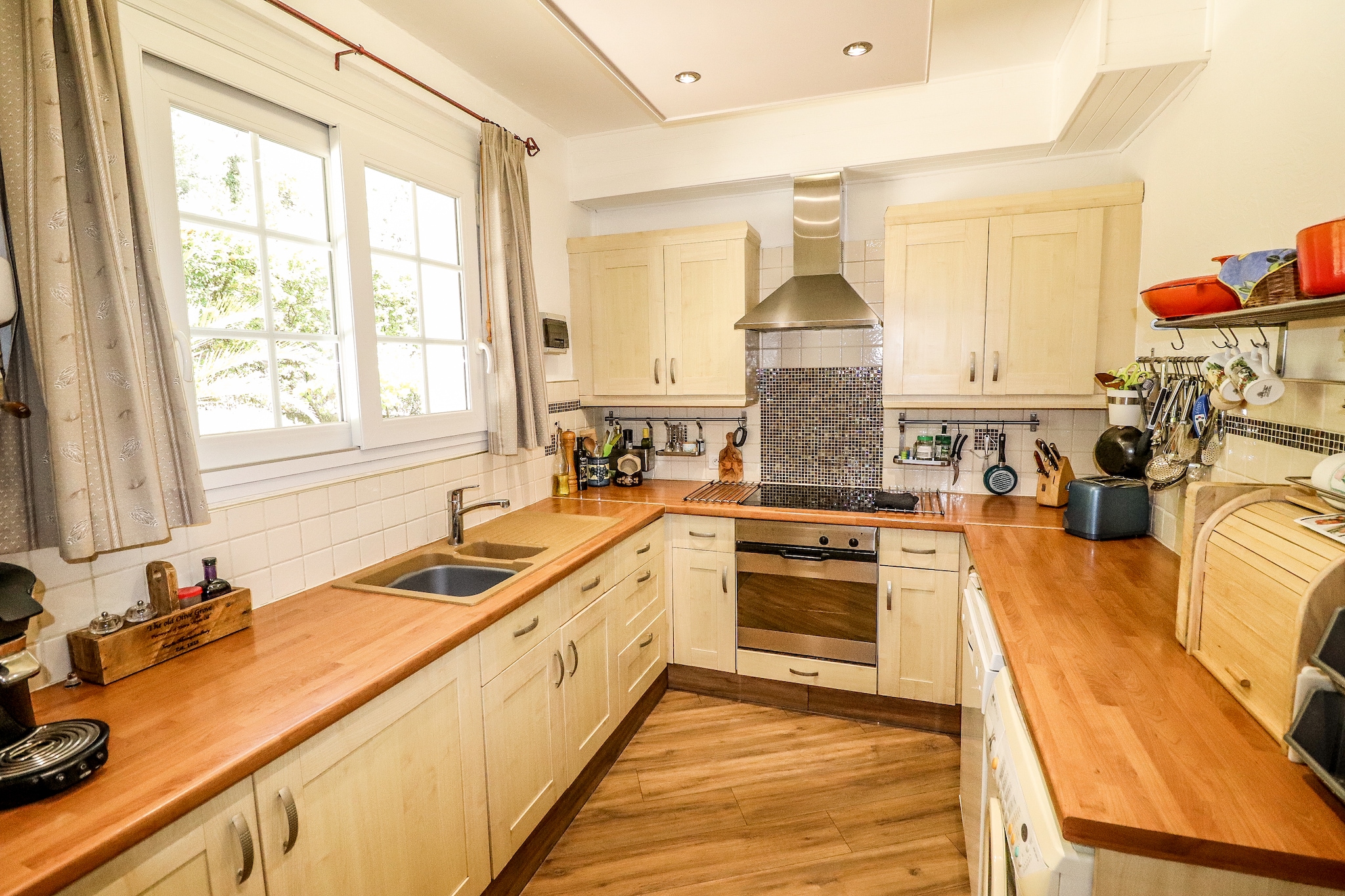 VILLA PANEOU-Kitchen