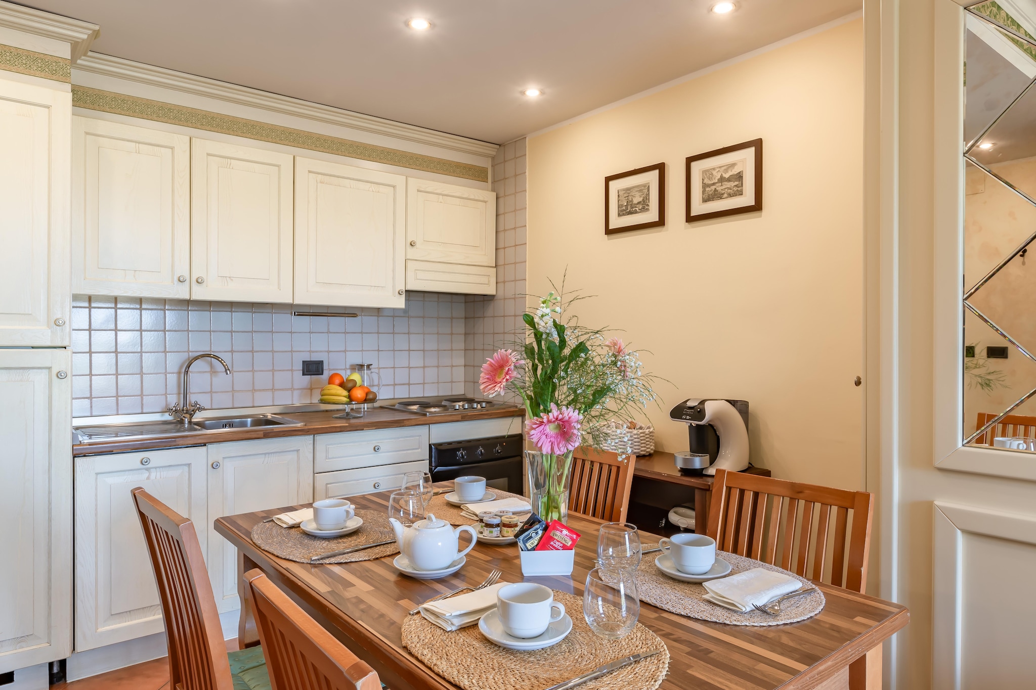 open kitchen(hob, espresso machine, oven, microwave, dishwasher, fridge, dishes and cutlery), Living/bed room(double sofa bed, TV), bedroom(double bed), bathroom(bathtub or shower, washbasin, toilet, hairdryer, body soap), air conditioning, garden, parking