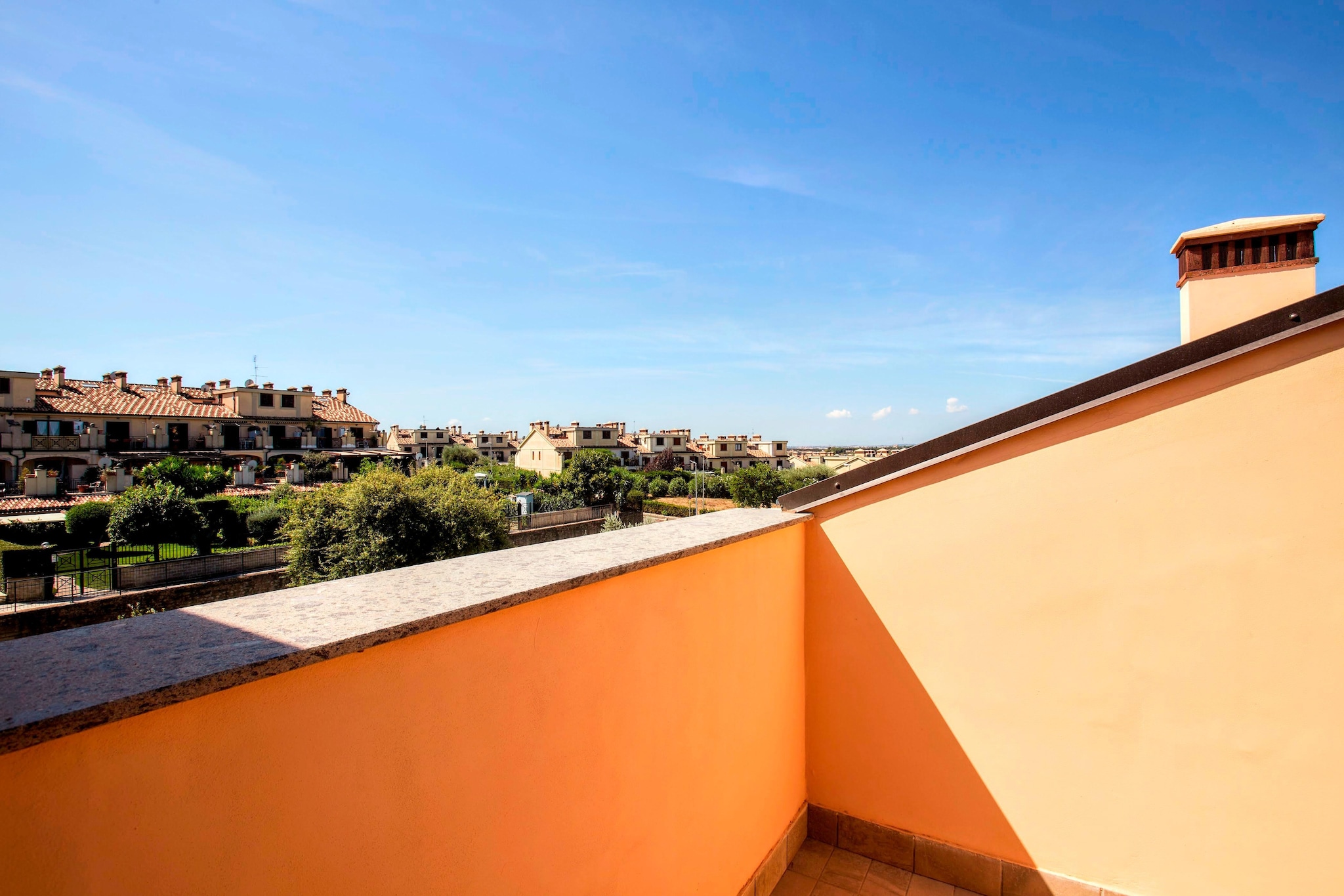 Quadrilocale vista giardino 217-Terrasbalkon