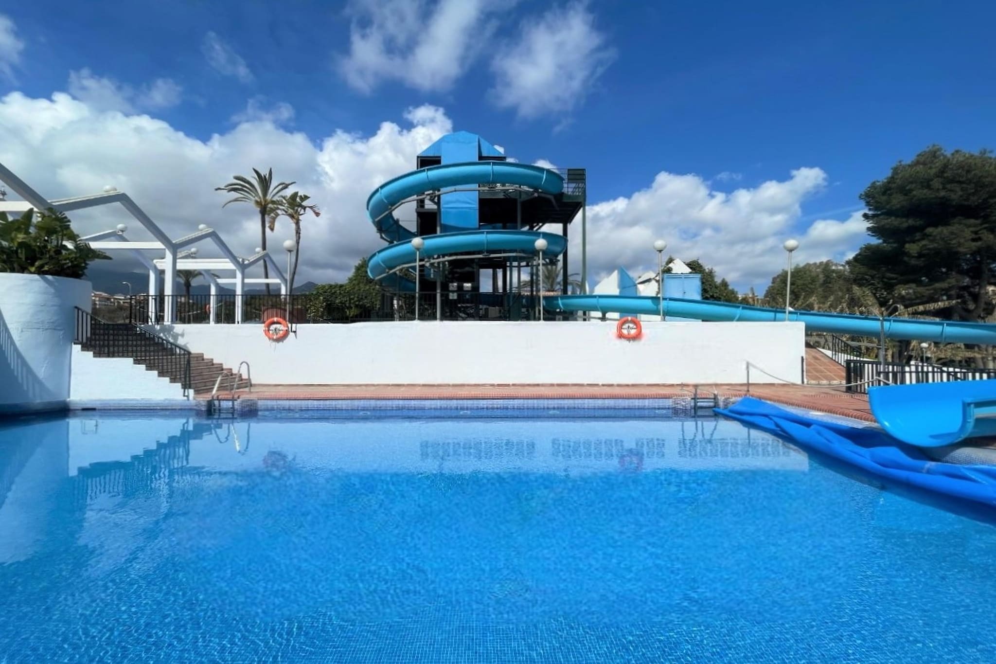 Apartment with beach and garden views