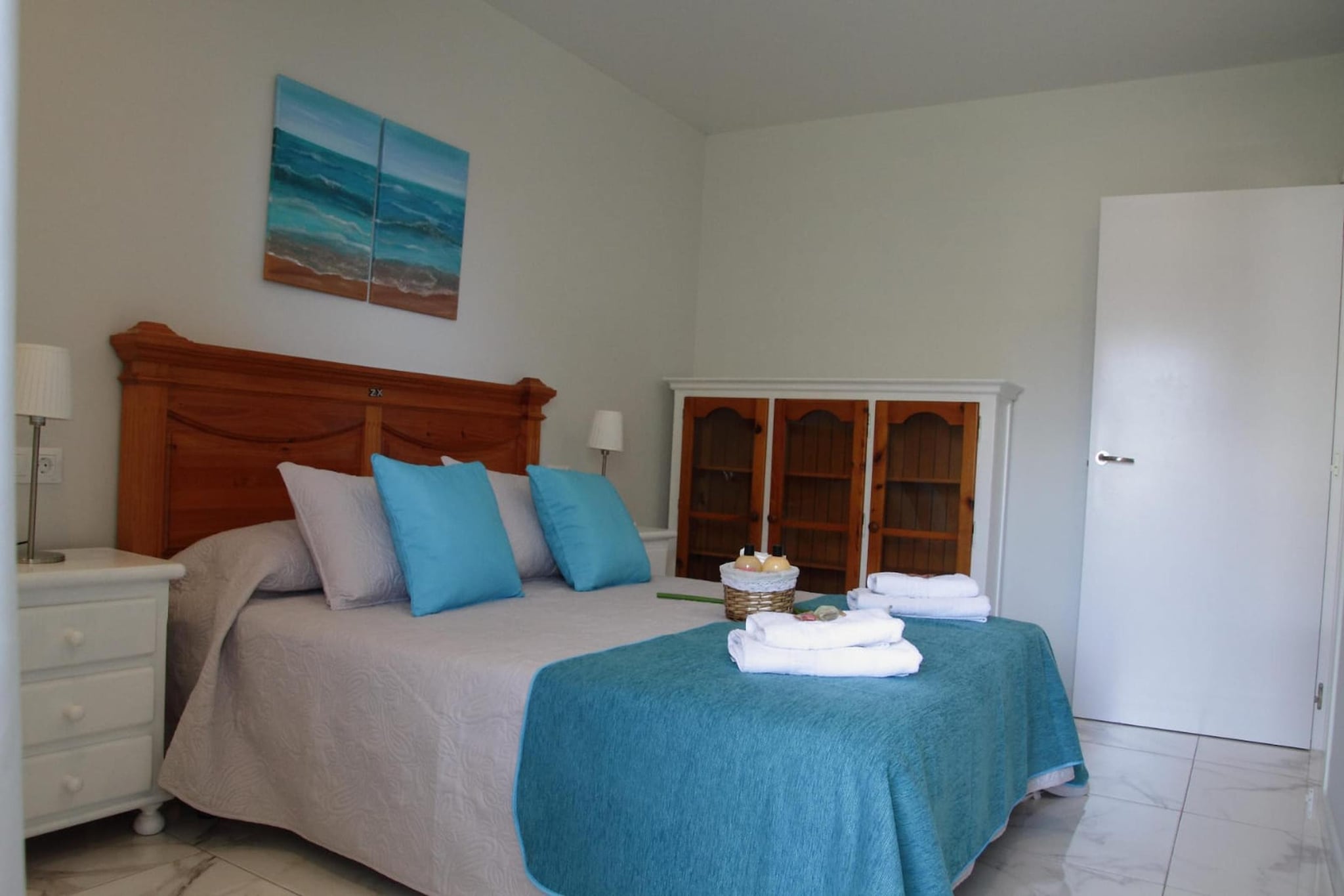 Apartamento con terraza y vistas 327