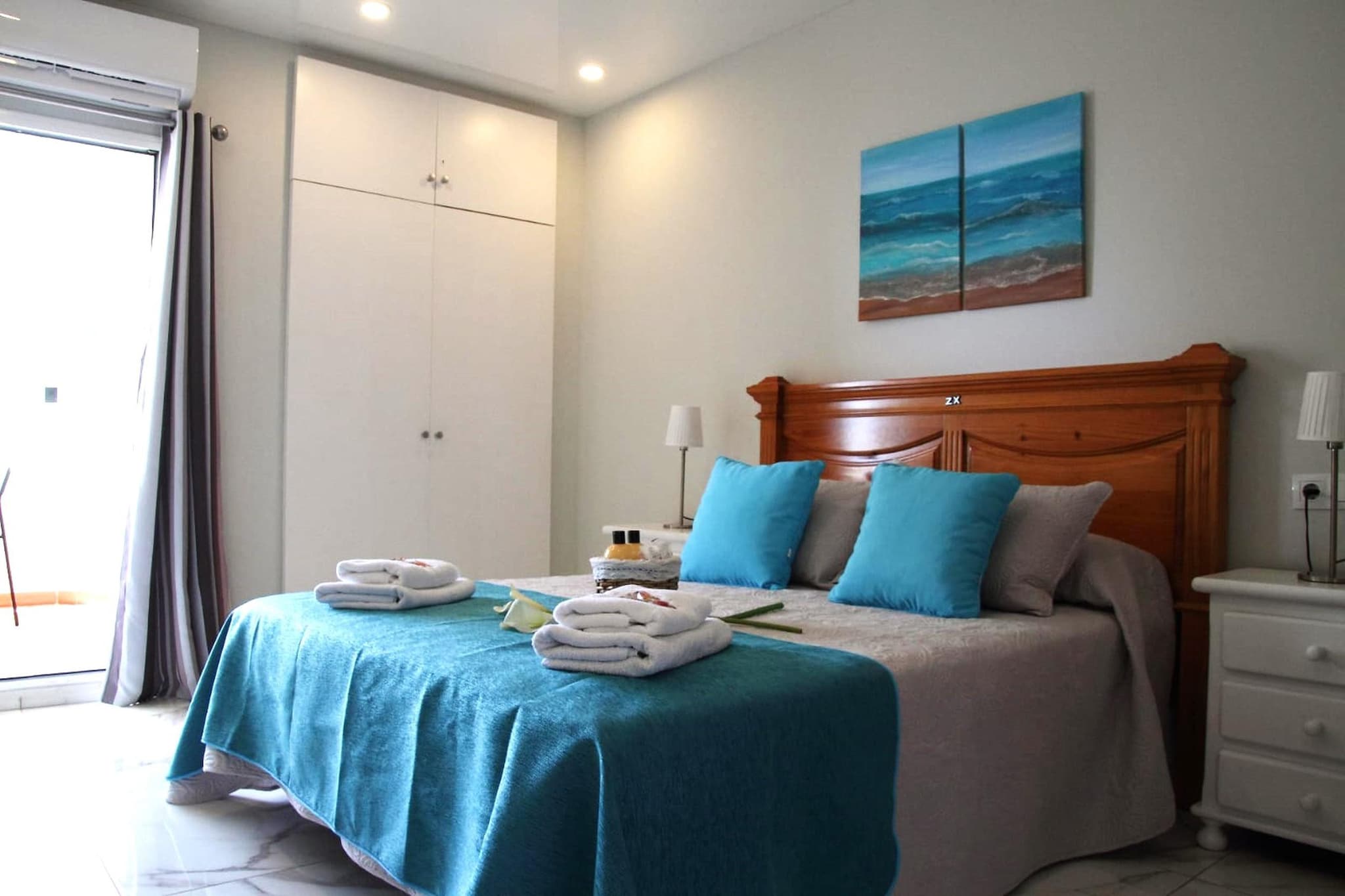 Apartamento con terraza y vistas 327 - Chambre